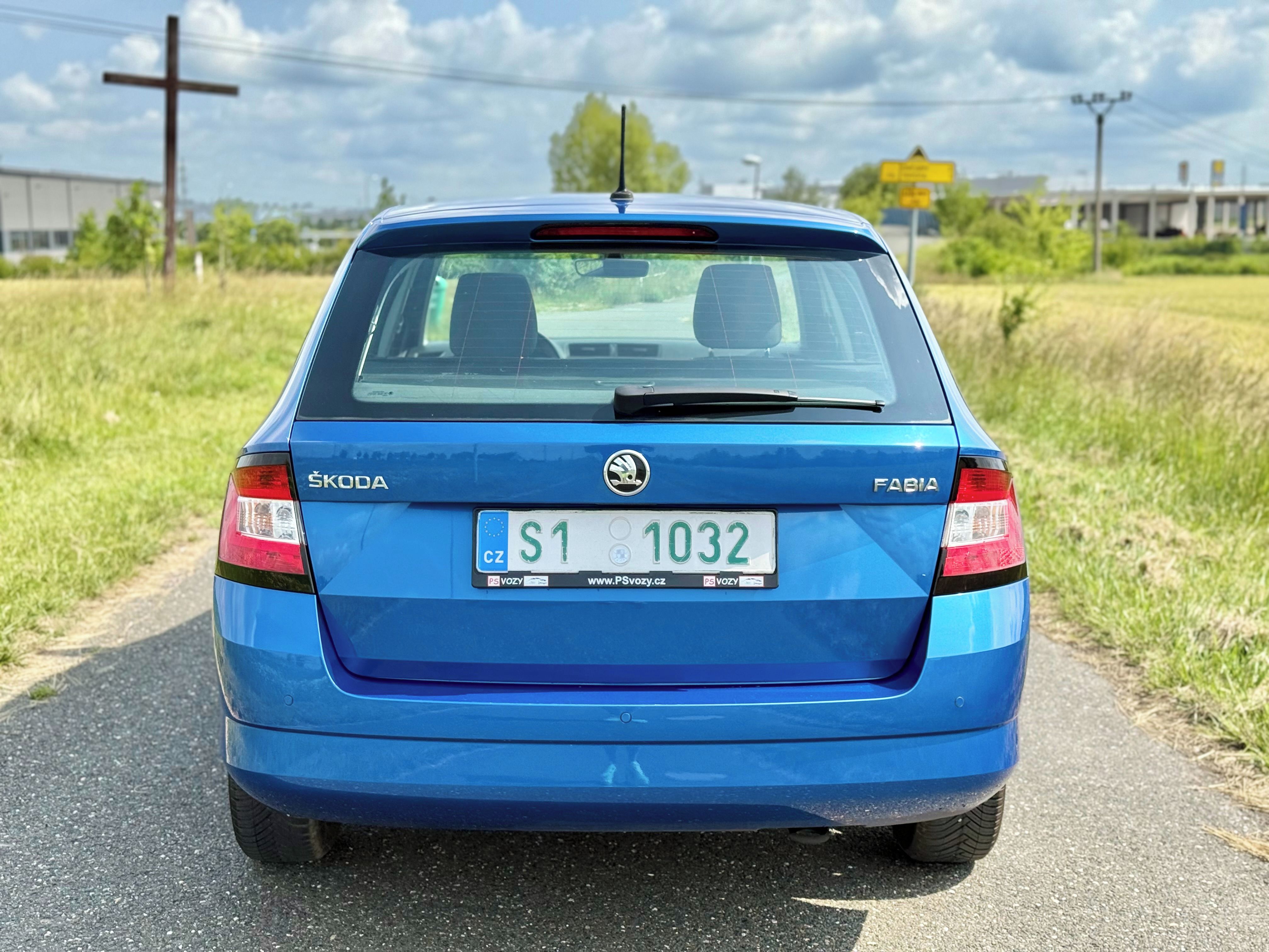 Škoda Fabia, historie Škoda, pěkná výbava - fotka 3