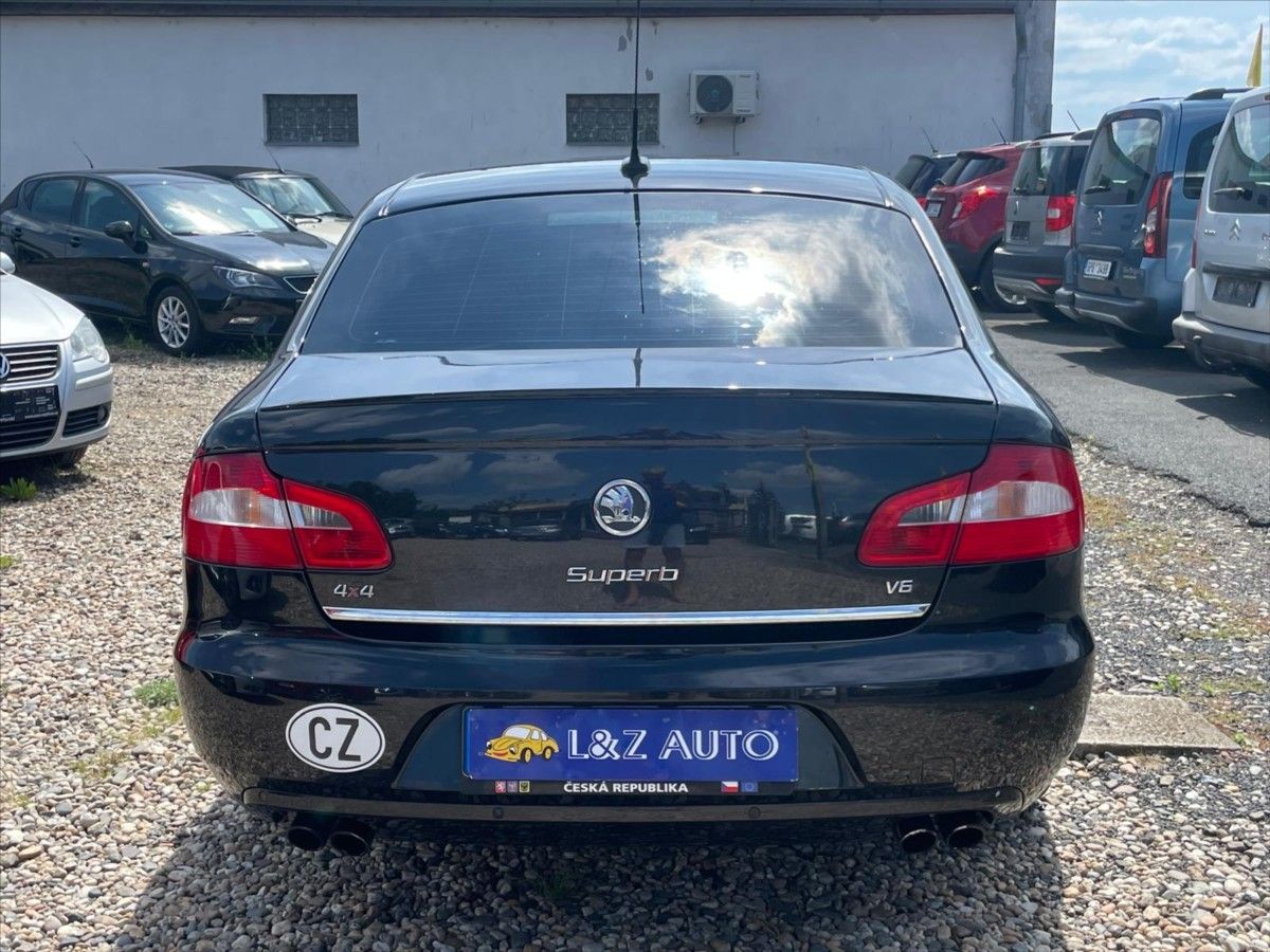 Škoda Superb, 3,6 TFSi V6 DSG 4x4 - fotka 5