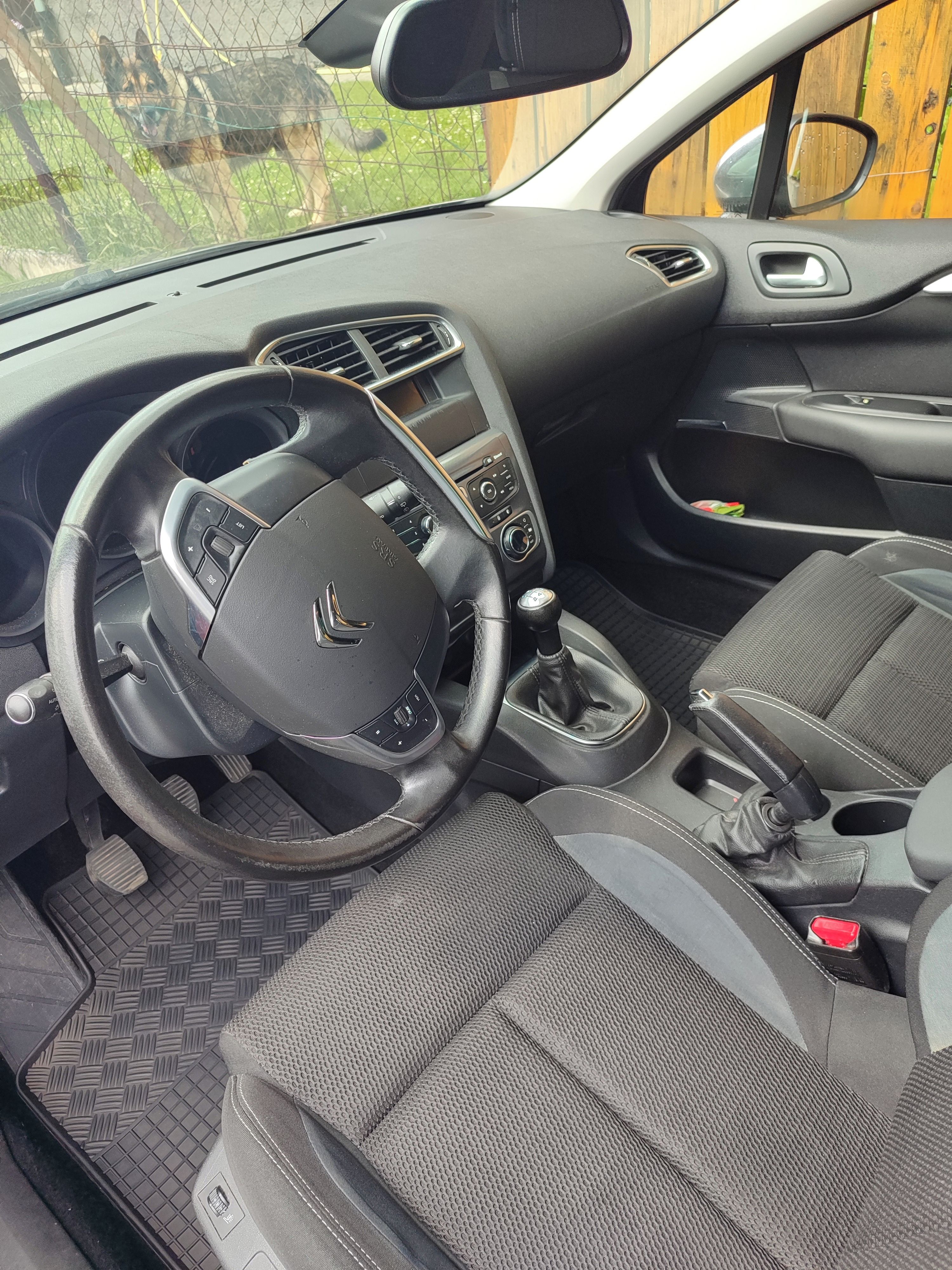 Citroën C4, 1.6 VTi benzín - fotka 4