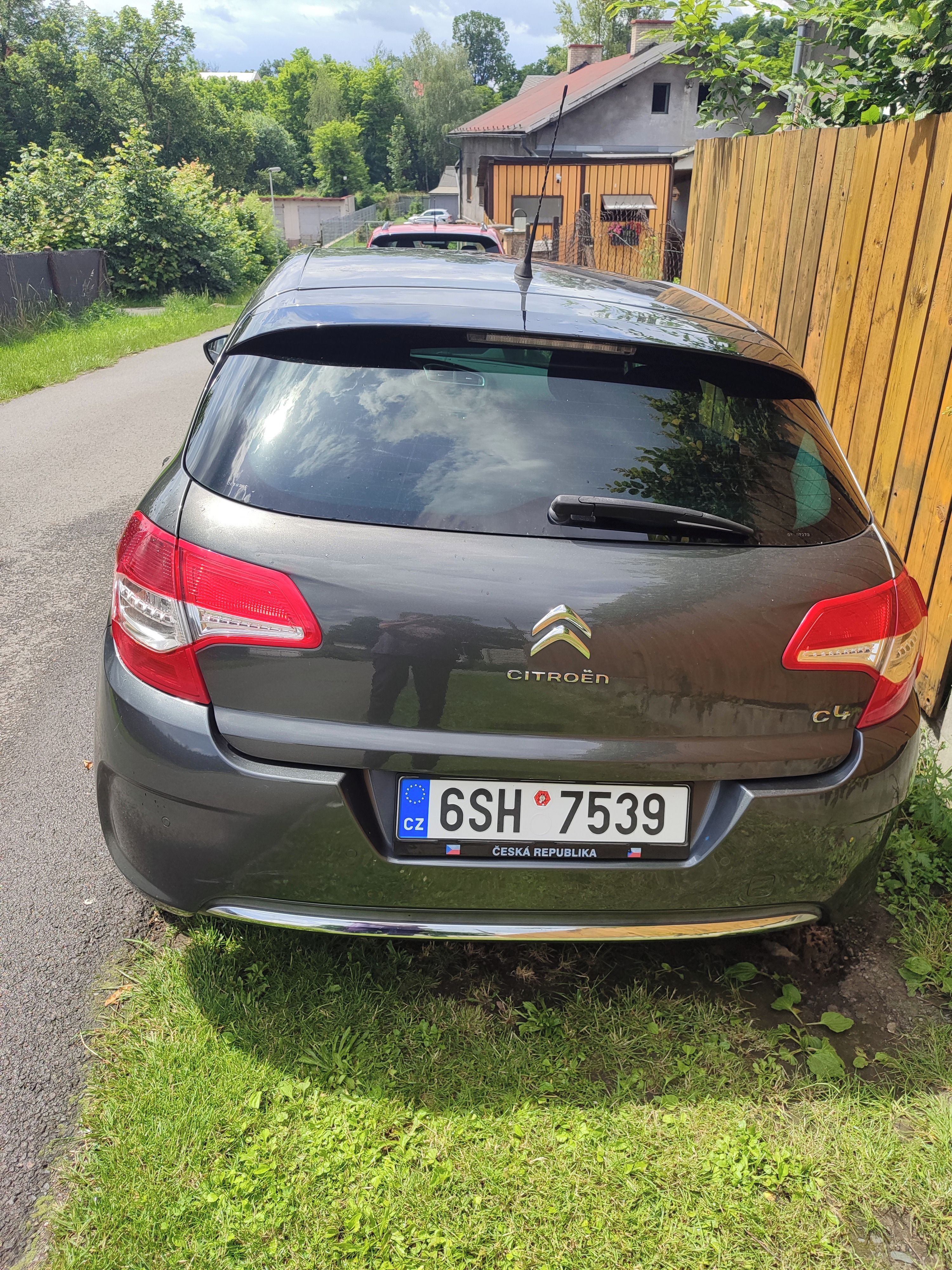 Citroën C4, 1.6 VTi benzín - fotka 3
