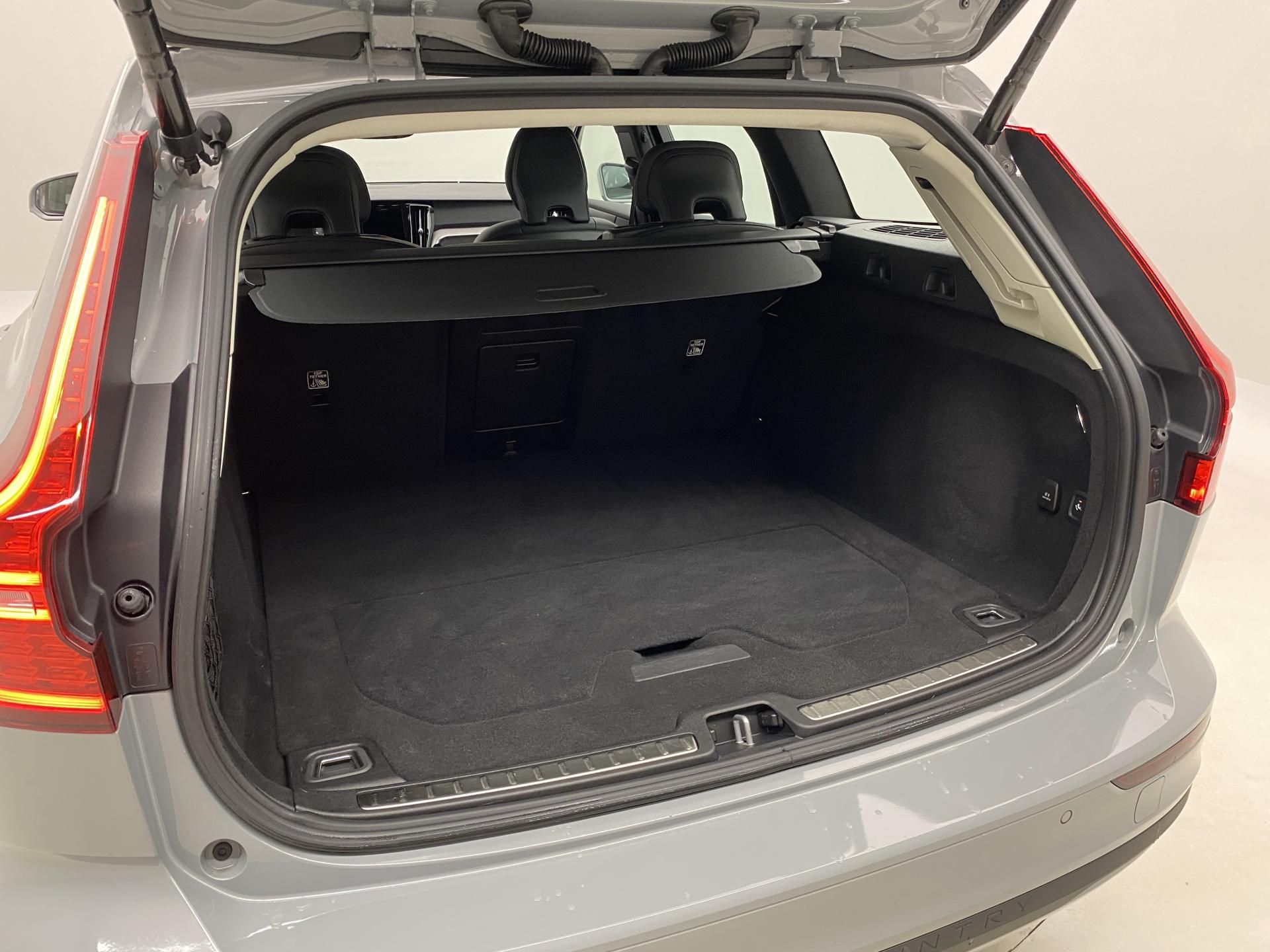 Volvo V60, CC B5 AWD BRIGHT PLUS AUT - fotka 6