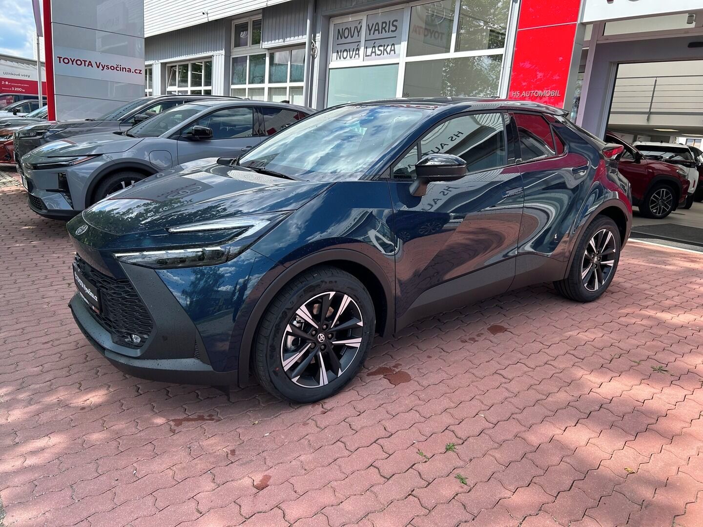 Toyota C-HR, 2,0 Plug-in Hybrid 220 koní