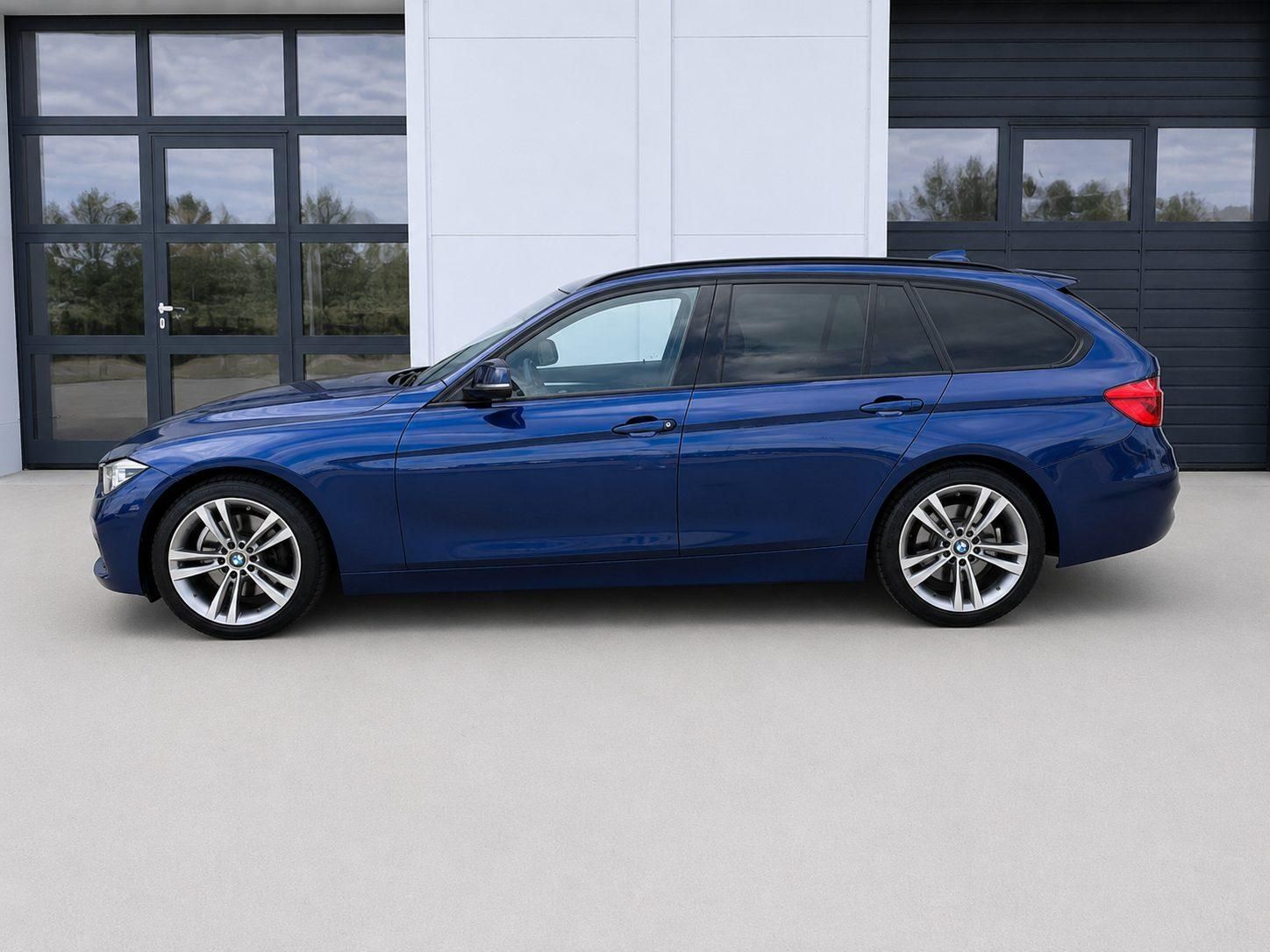 BMW Řada 3, 330i Touring Sport Line - fotka 3