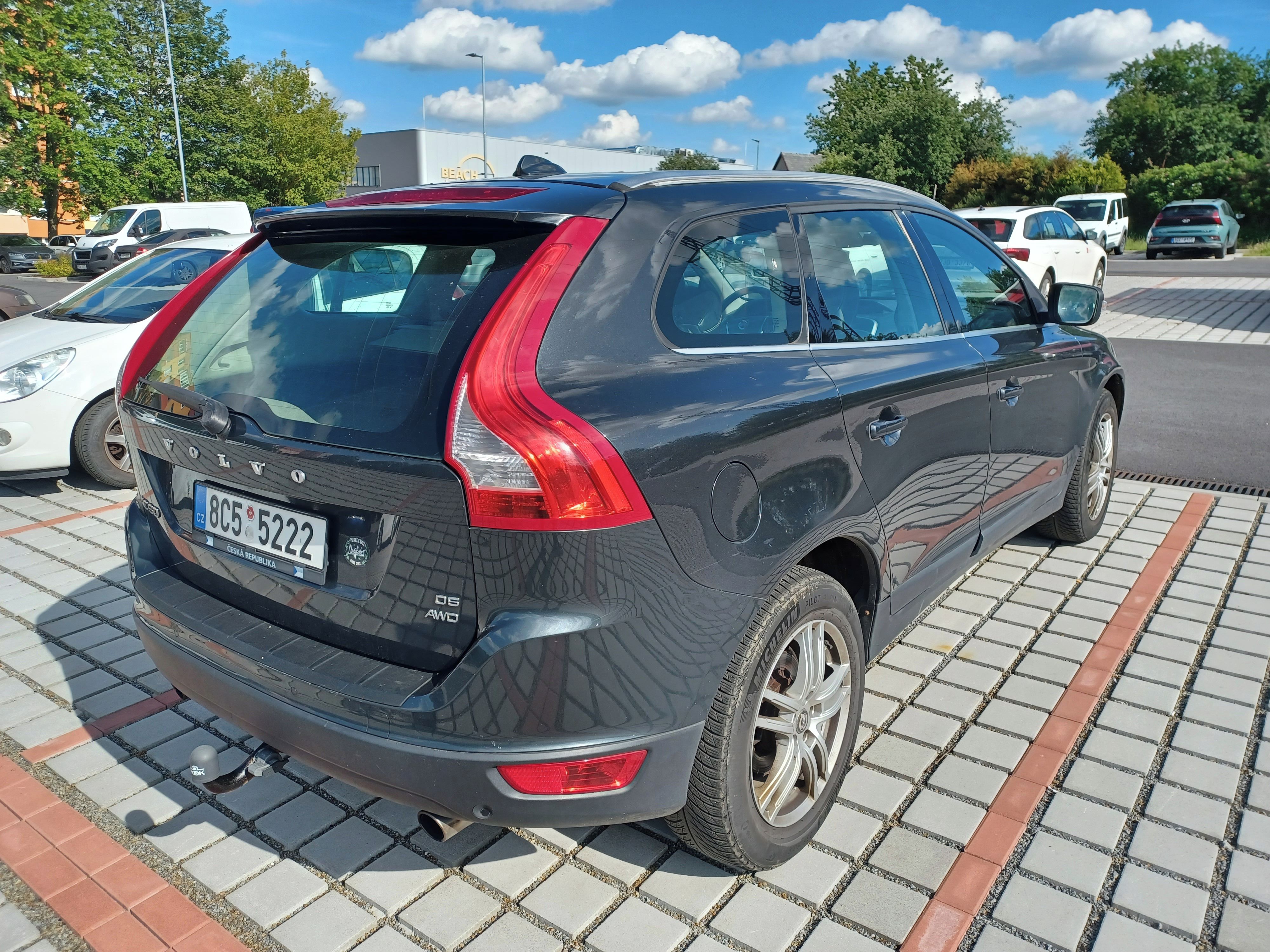 Volvo XC60, 2,4 D5 NOVÉ ČR - fotka 3