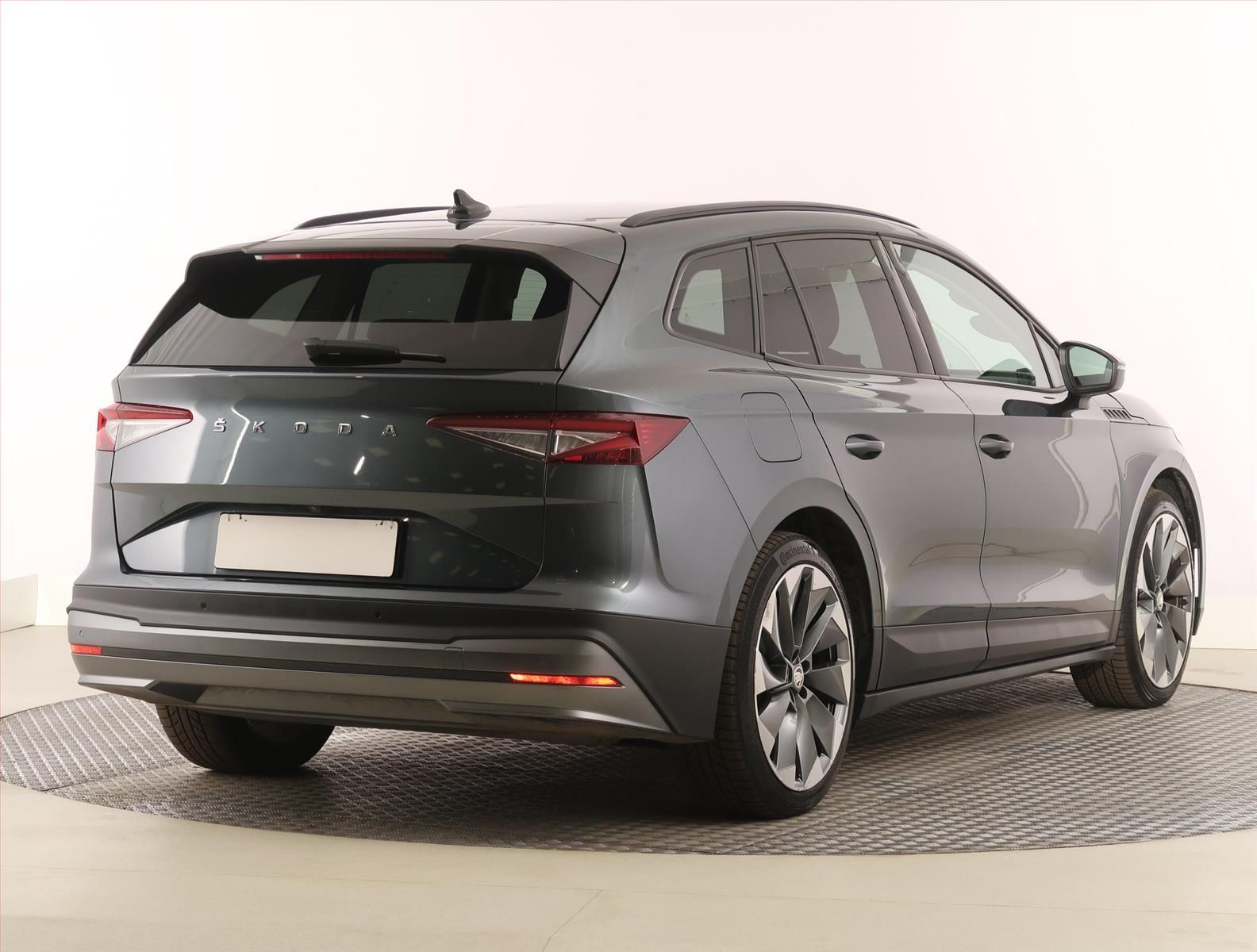 Škoda Enyaq iV, 60 (62 kWh), SoH 91%, Automat - fotka 5
