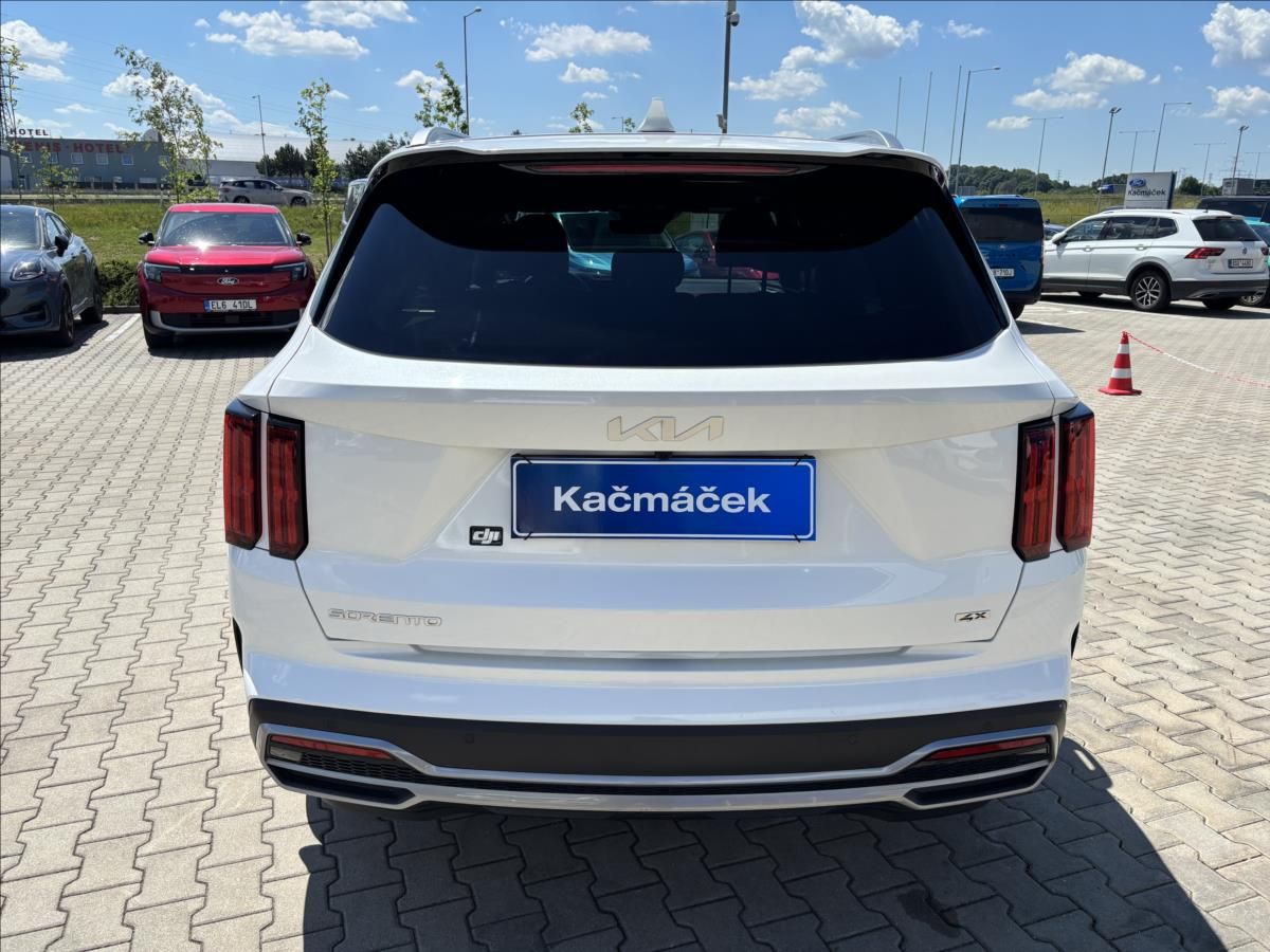 Kia Sorento, 2,2 CRDi SCR 4x4 142kW Top - fotka 2