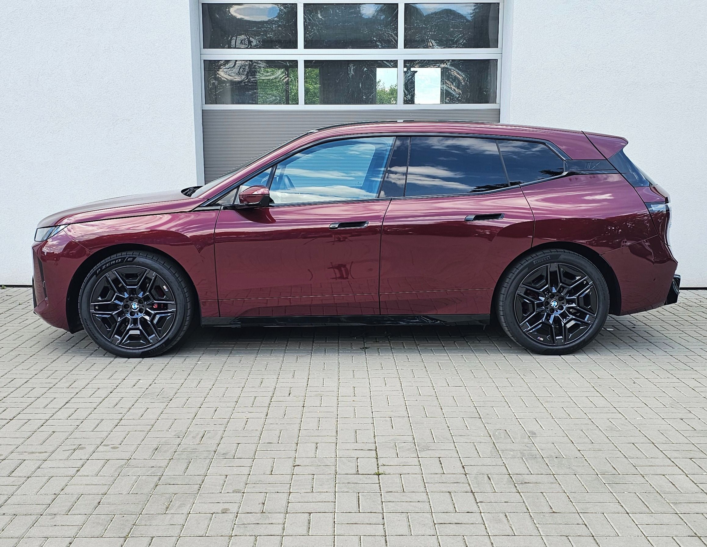 BMW iX, xDrive60, Maximální výbava - fotka 4