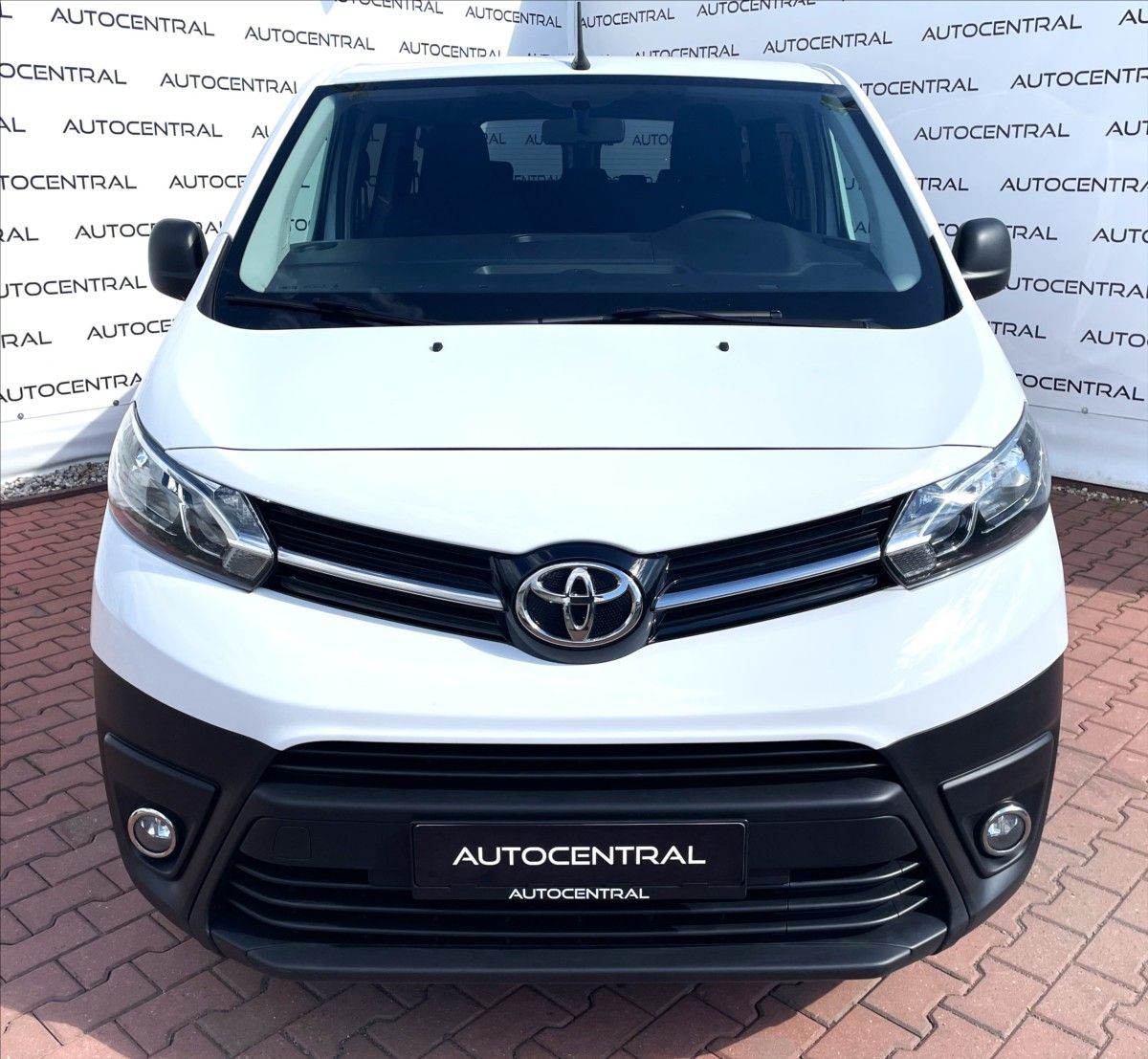 Toyota Proace Verso, 2,0 D,106kW,L2,8míst,DPH - fotka 2
