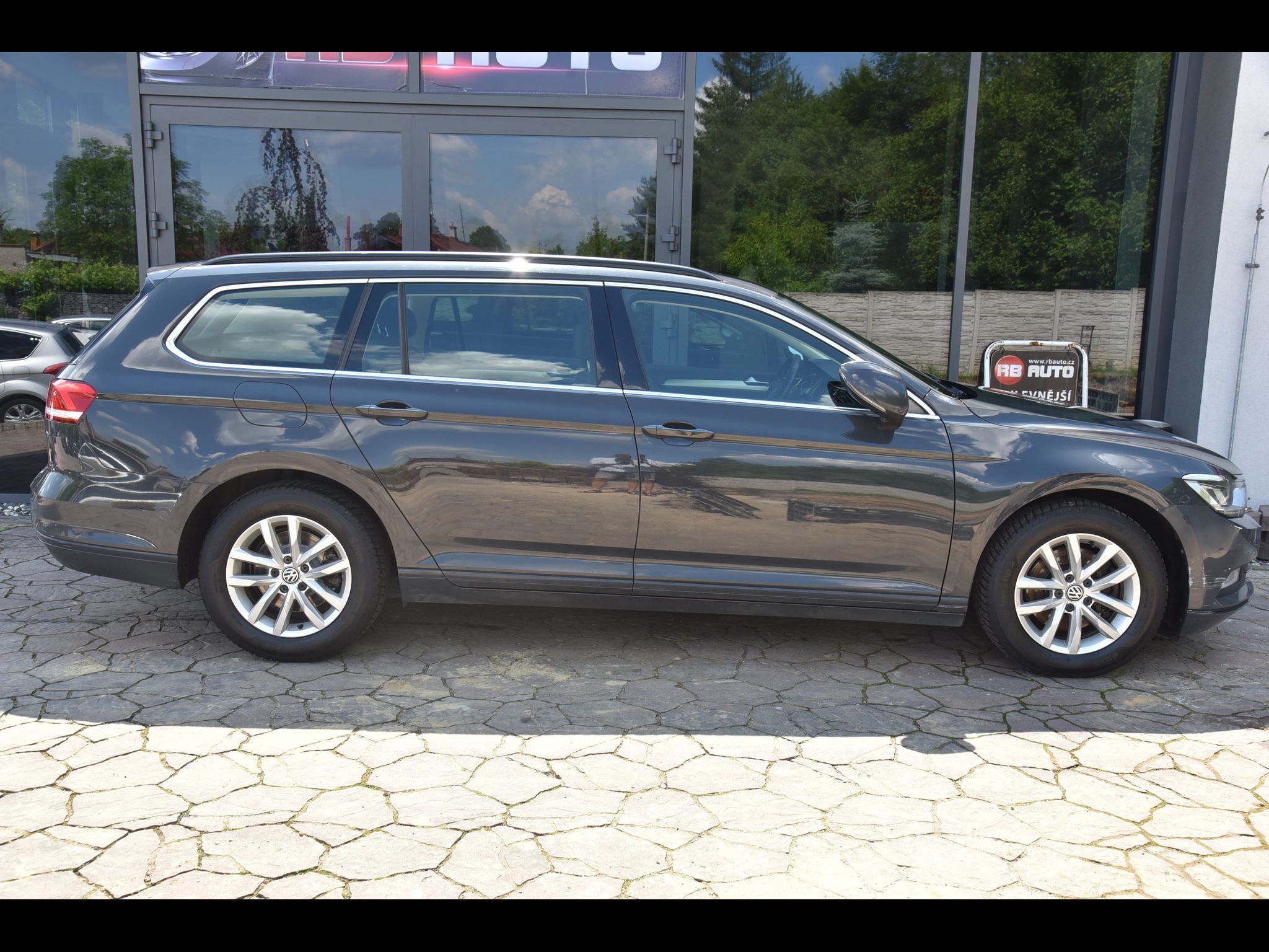 Volkswagen Passat, 2.0 TDi 110 kw Comfortline DSG - fotka 5