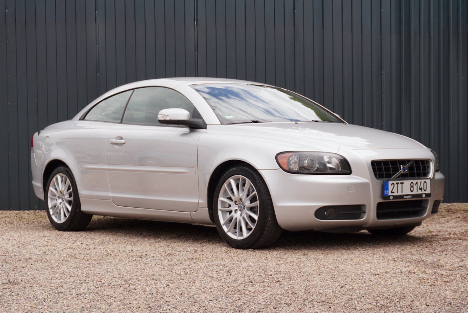 Volvo C70, 2.4 D5 MOMENTUM - fotka 3