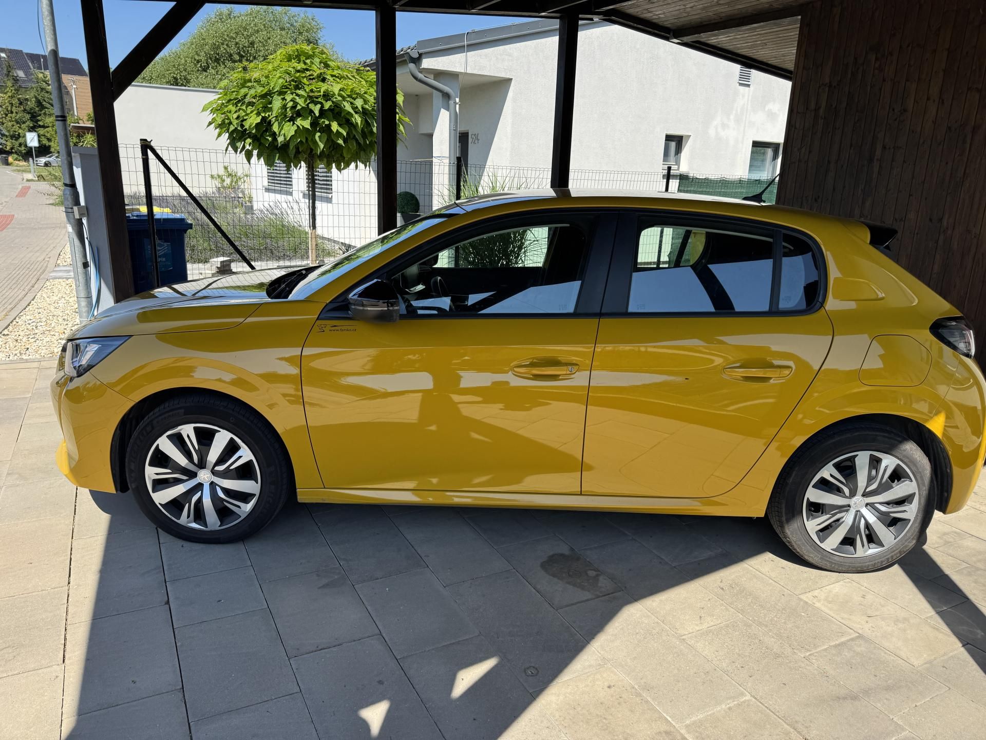 Peugeot 208, 1.2i 74kW v záruce do 2031 - fotka 4