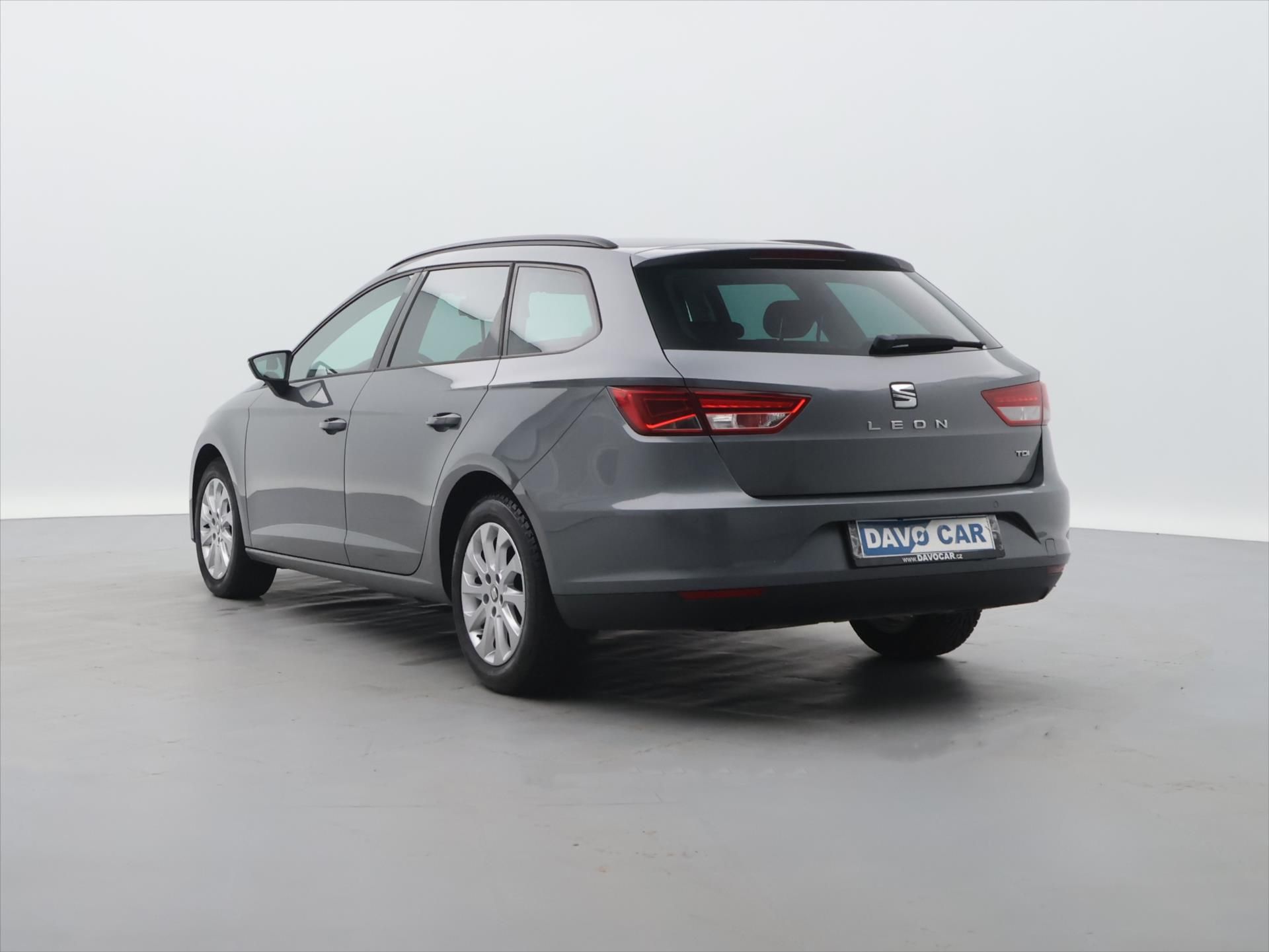 Seat Leon, 1,6 TDI 110k DSG Style ST - fotka 5