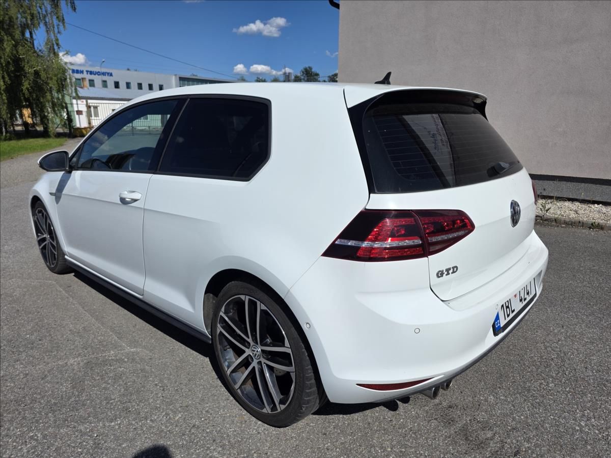 Volkswagen Golf, 2,0 2.0GTD 135KW DSG BOHATÁ VÝ - fotka 4