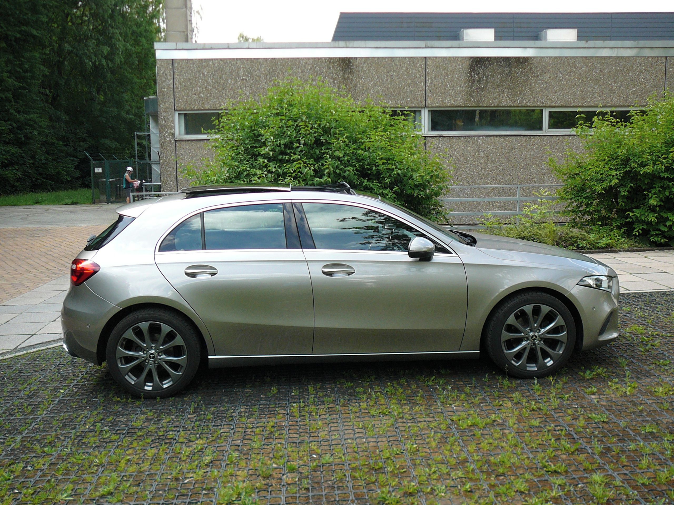 Mercedes-Benz Třídy A, 61tis.km - fotka 3