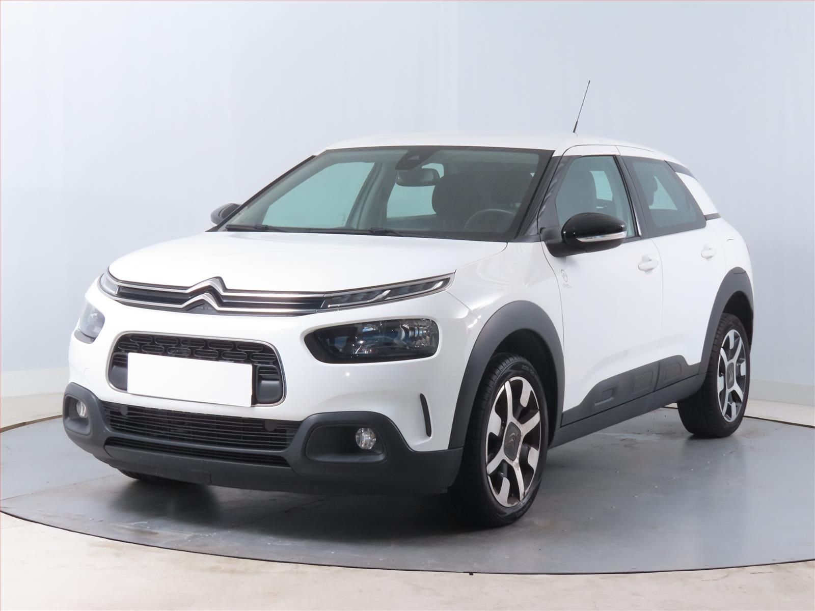 Citroën C4 Cactus, 1.2 PureTech, Selection, ČR - fotka 2