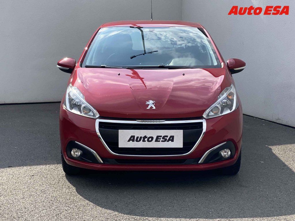 Peugeot 208, 1.2. pt,1.maj,ČR - fotka 2