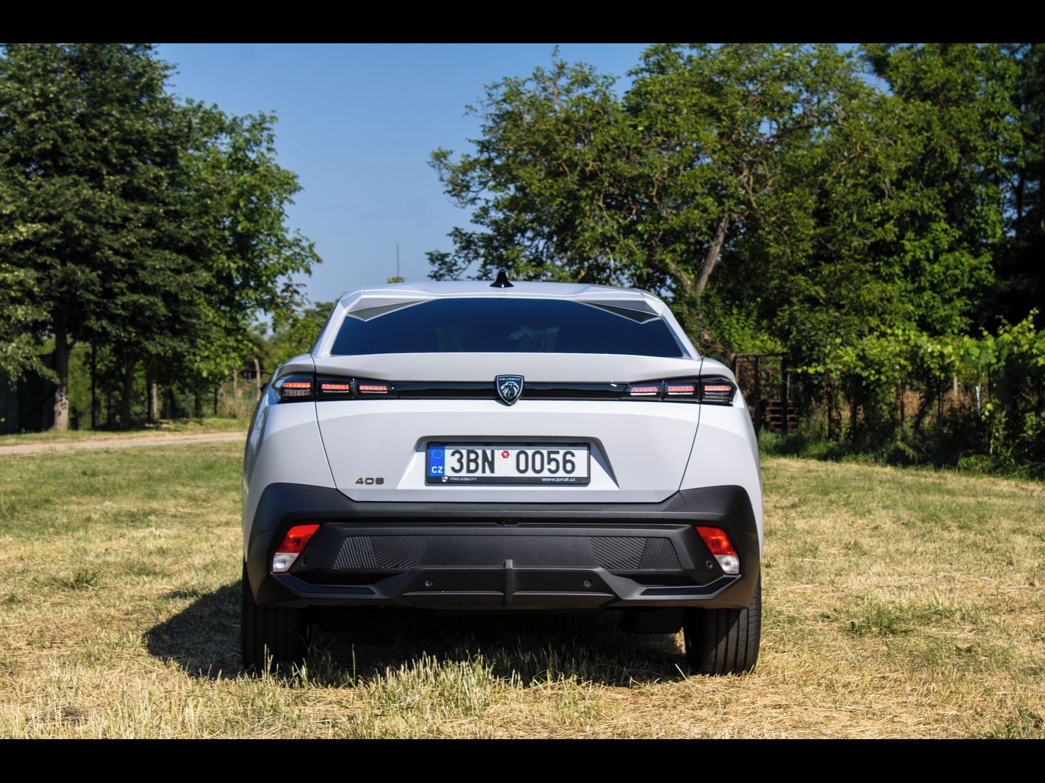 Peugeot 408, hybrid - fotka 6