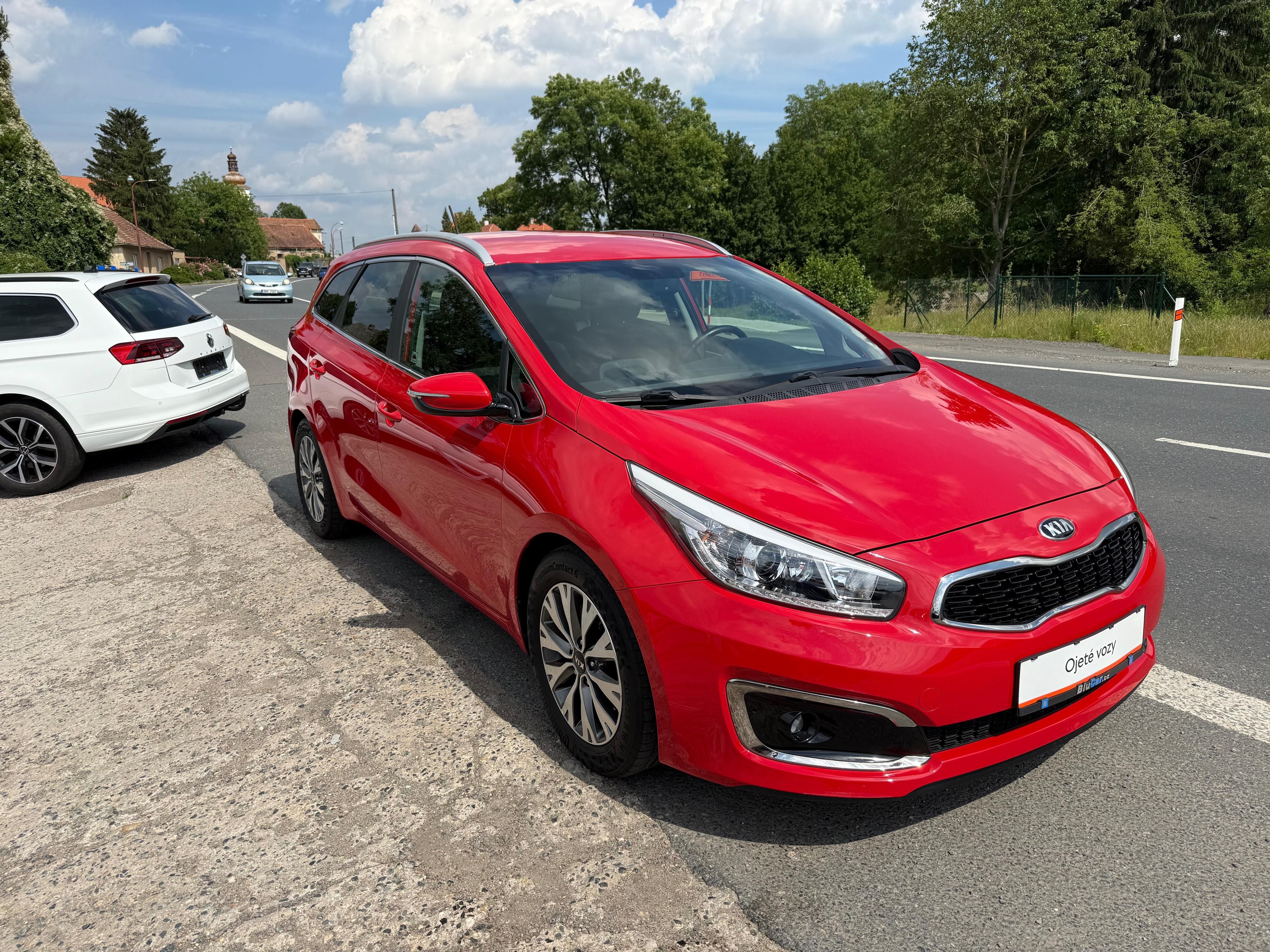 Kia Cee´d, 1.6 GDi TOP ČR tažné - fotka 6