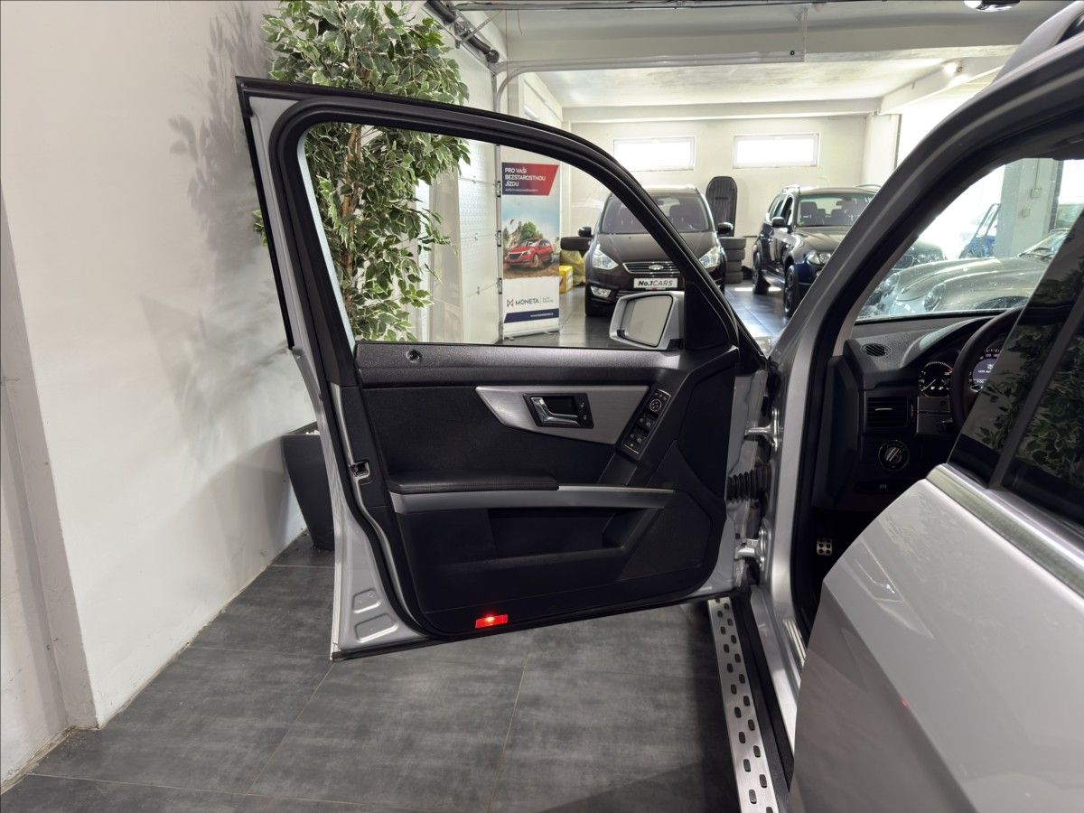 Mercedes-Benz GLK, 2,2   220CDI AUTOMAT BI-XEN - fotka 6
