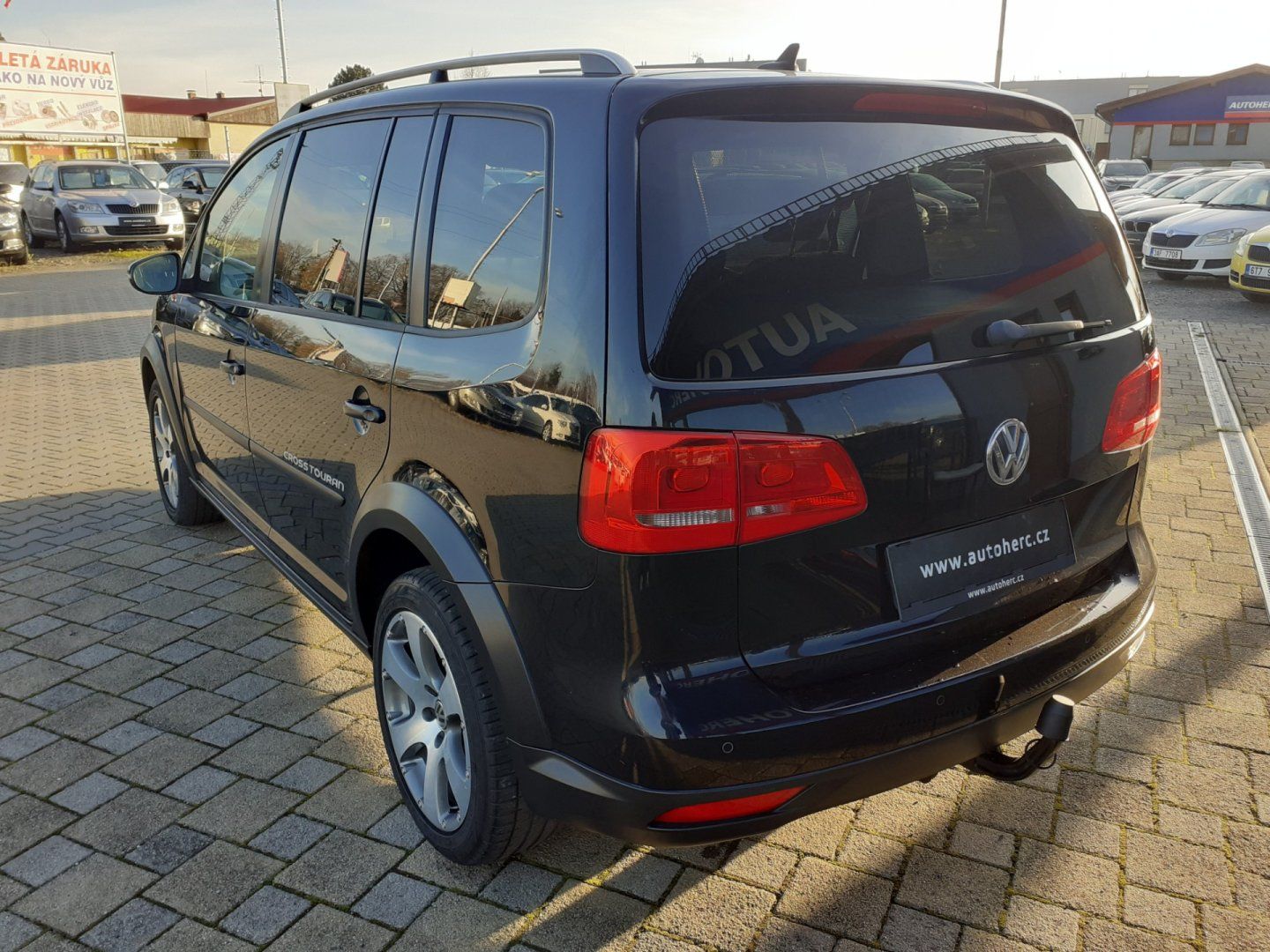 Volkswagen Touran, 2.0 TDi CROSS - fotka 5