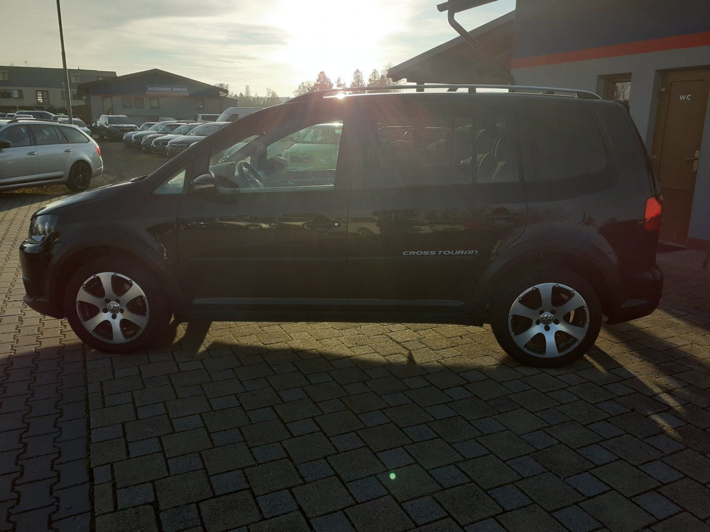 Volkswagen Touran, 2.0 TDi CROSS - fotka 6