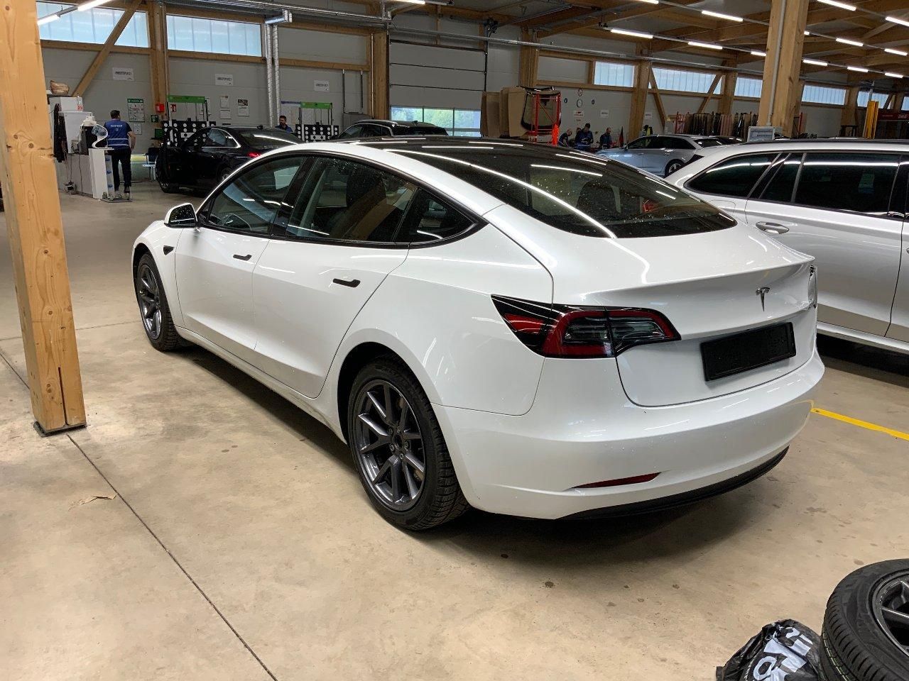 Tesla Model 3, STANDART RANGE 208kw SOH 95,0% - fotka 4