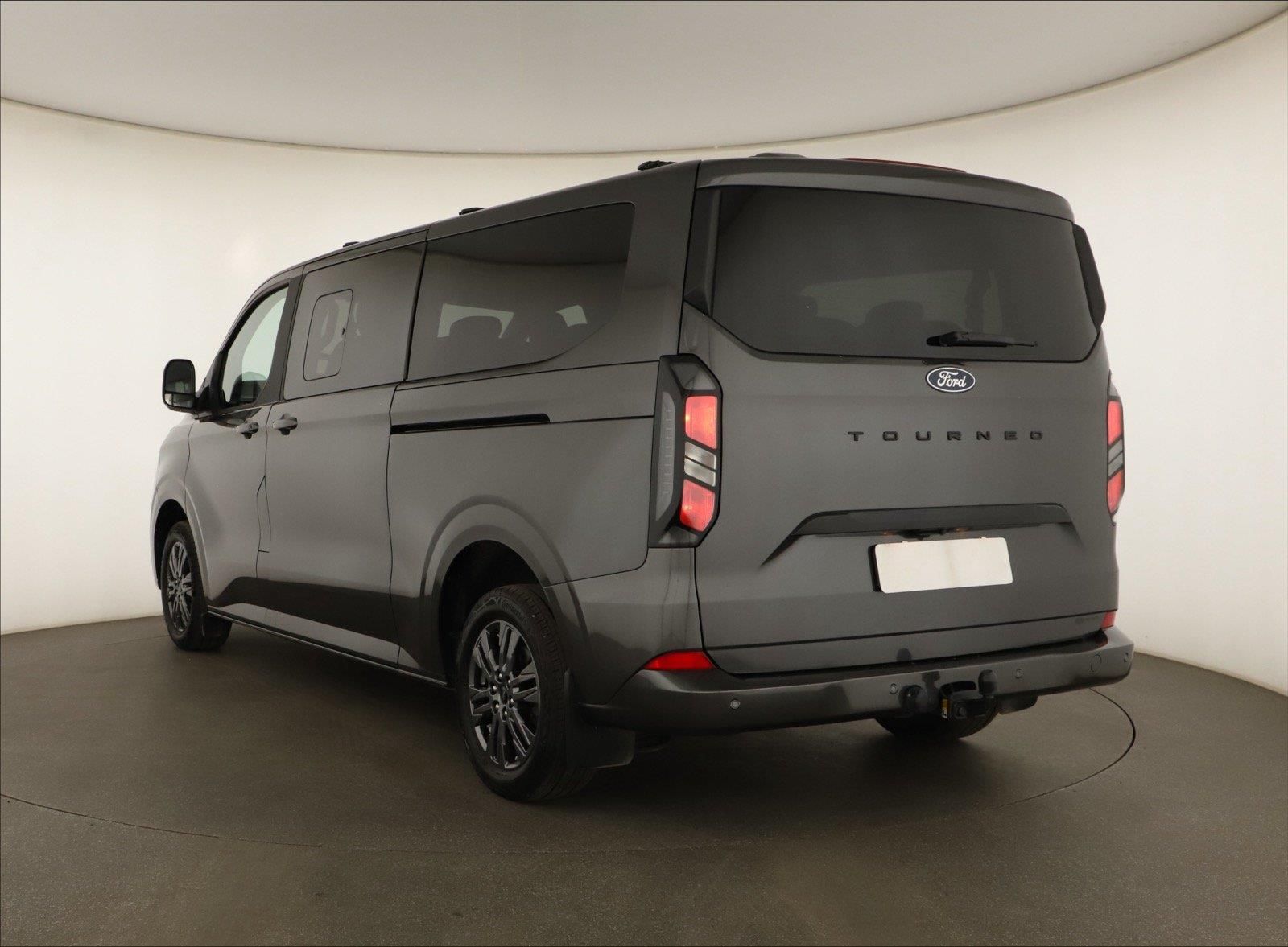 Ford Tourneo Custom, 2.0 EcoBlue, Titanium, Klima - fotka 4