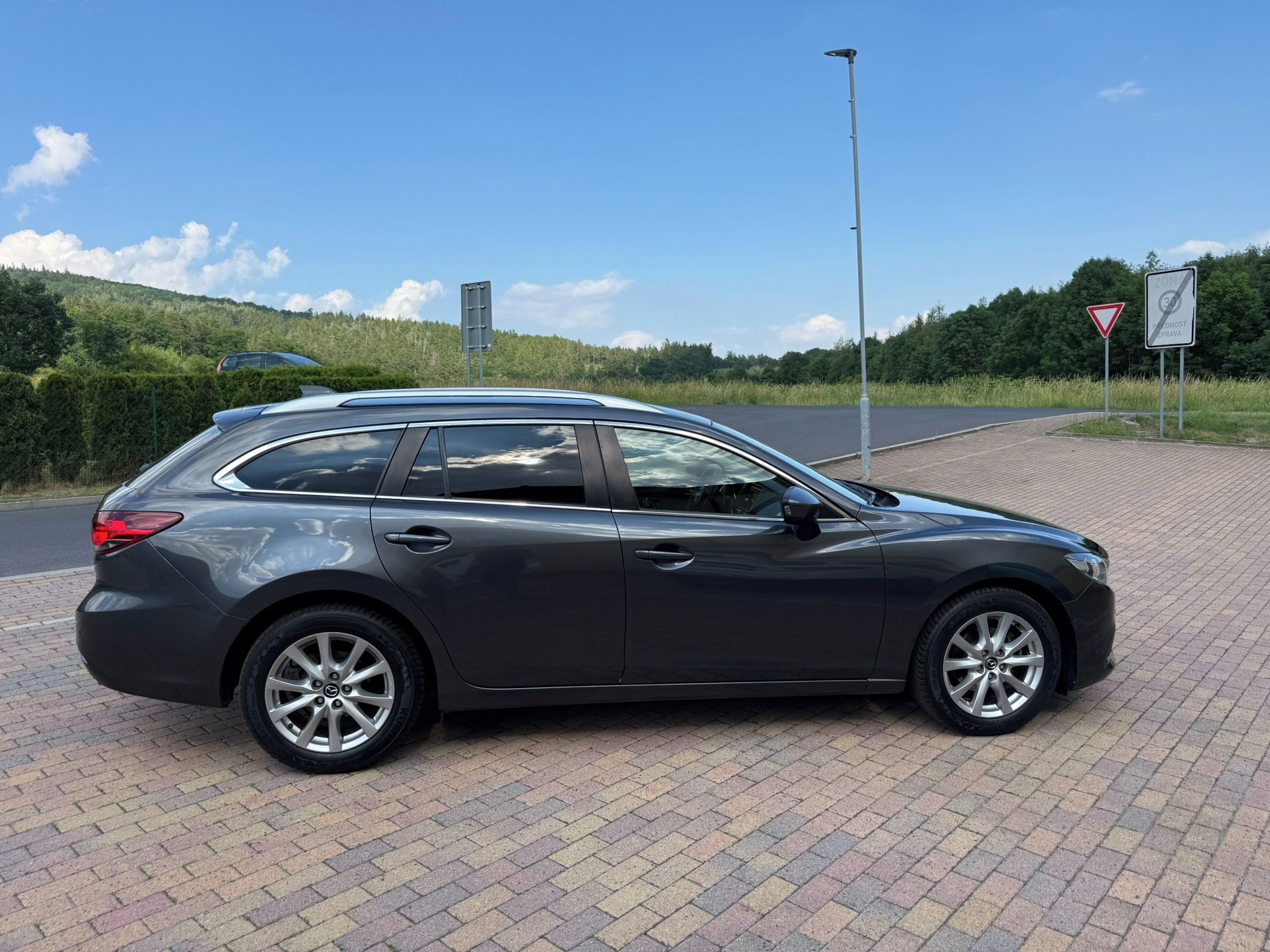 Mazda 6, 2.0 SKYACTIV-G 121kW VÝHŘEV - fotka 6