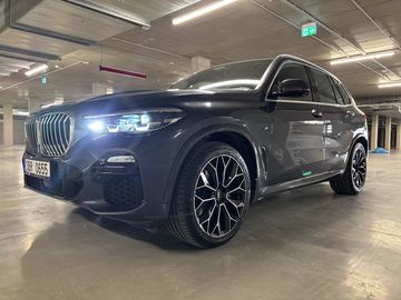 30D xDRIVE,1.maj.ČR,2 sady AL