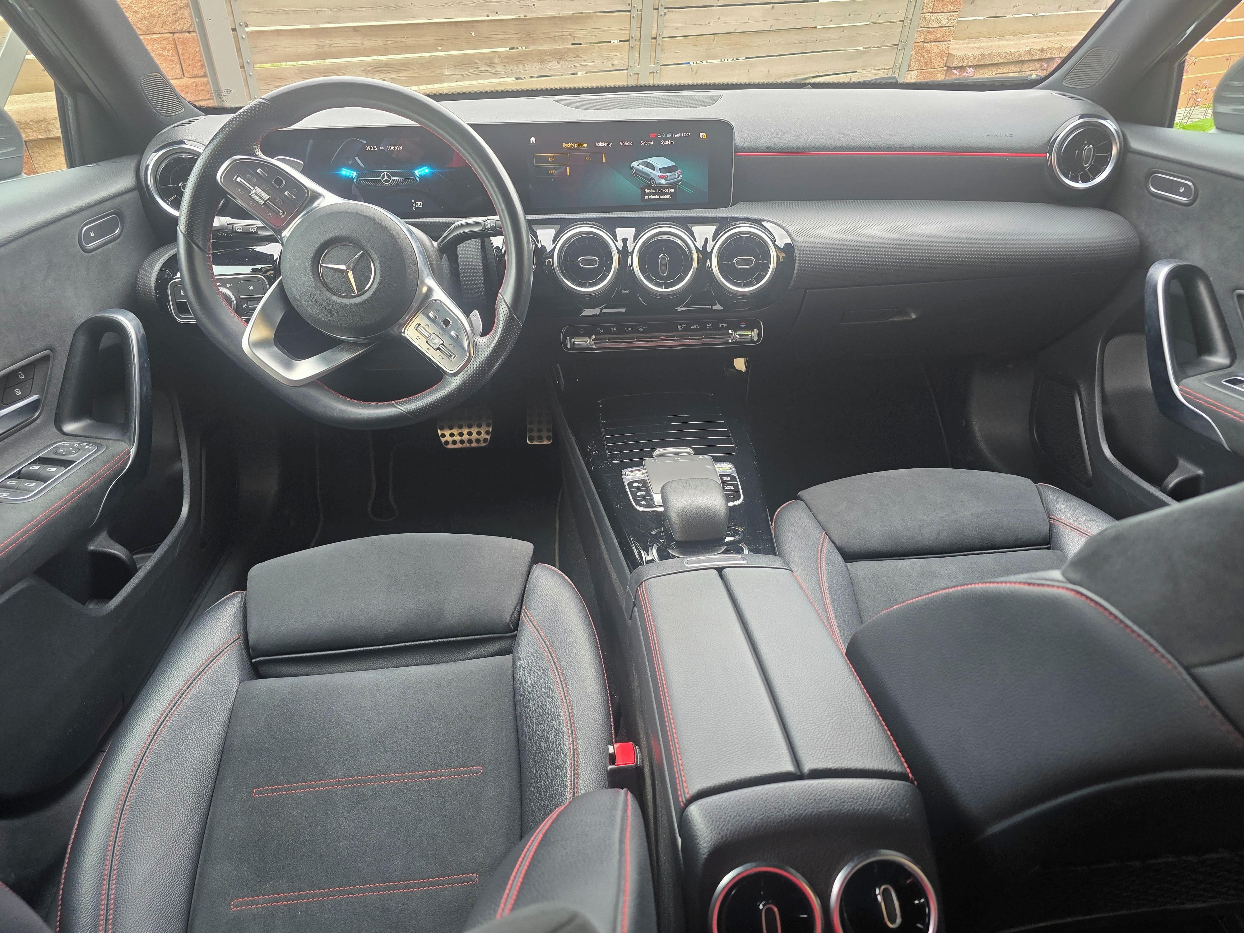 Mercedes-Benz Třídy A, Mercedes-Benz A 200 AMG Line, - fotka 5