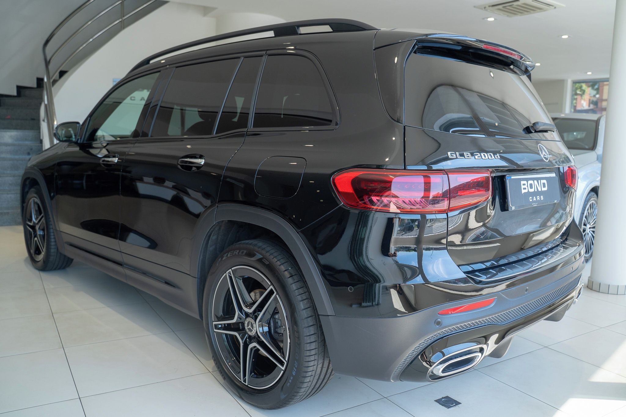 Mercedes-Benz GLB, 200 d 4M/AMGPREMIUM/ESP/LED - fotka 4