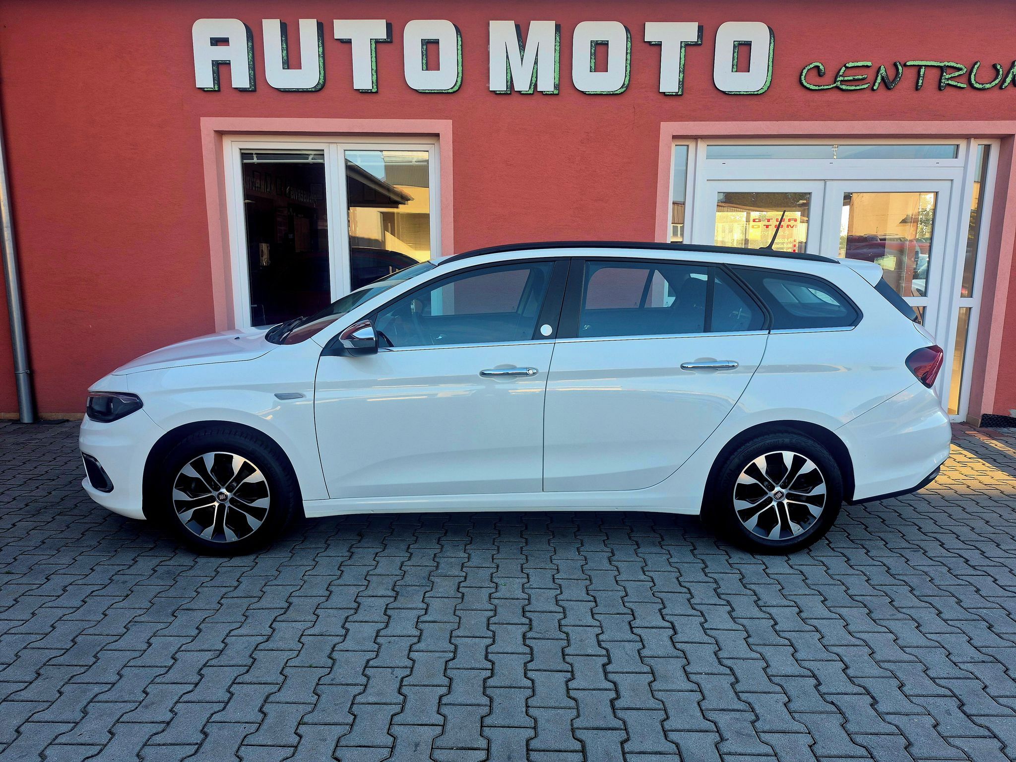 Fiat Tipo, 1.4 Mirror 70kw - fotka 2