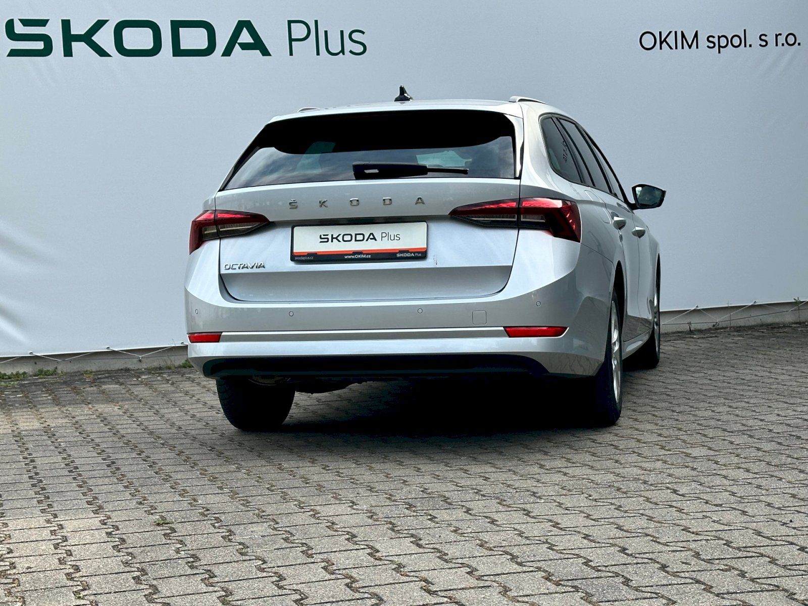 Škoda Octavia, 2.0 TDI 85kW Ambition Combi - fotka 2
