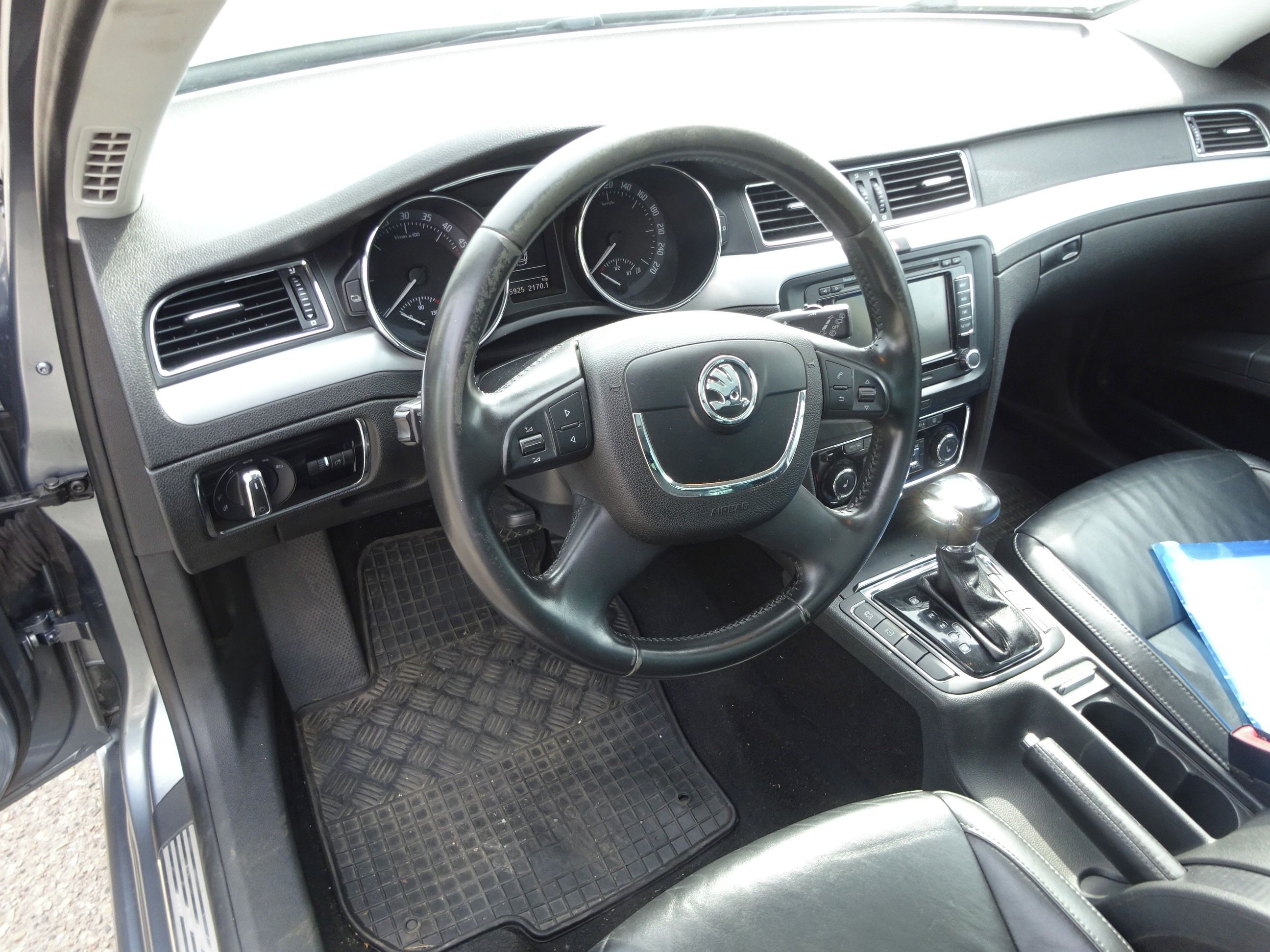 Škoda Superb, 2.0 TDI (125 kw) AUTOMAT - fotka 5