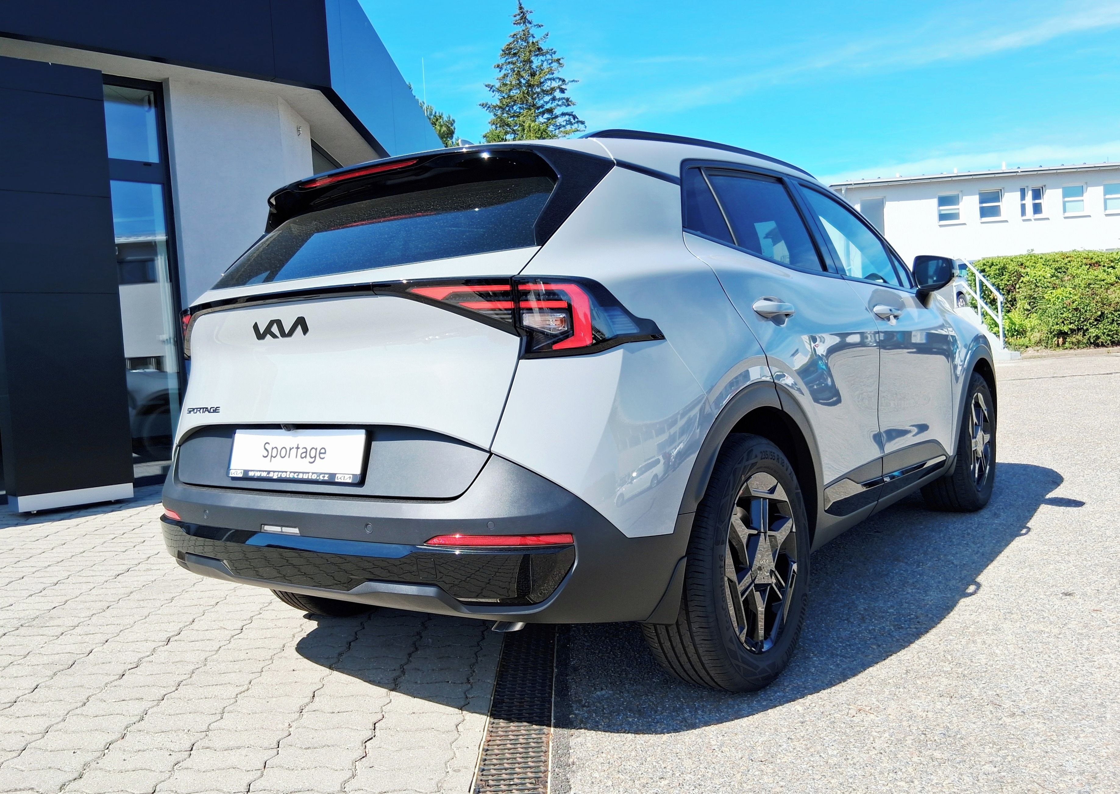 Kia Sportage, 1,6 T-GDi 4x4 7DCT BLACK EDITI - fotka 4