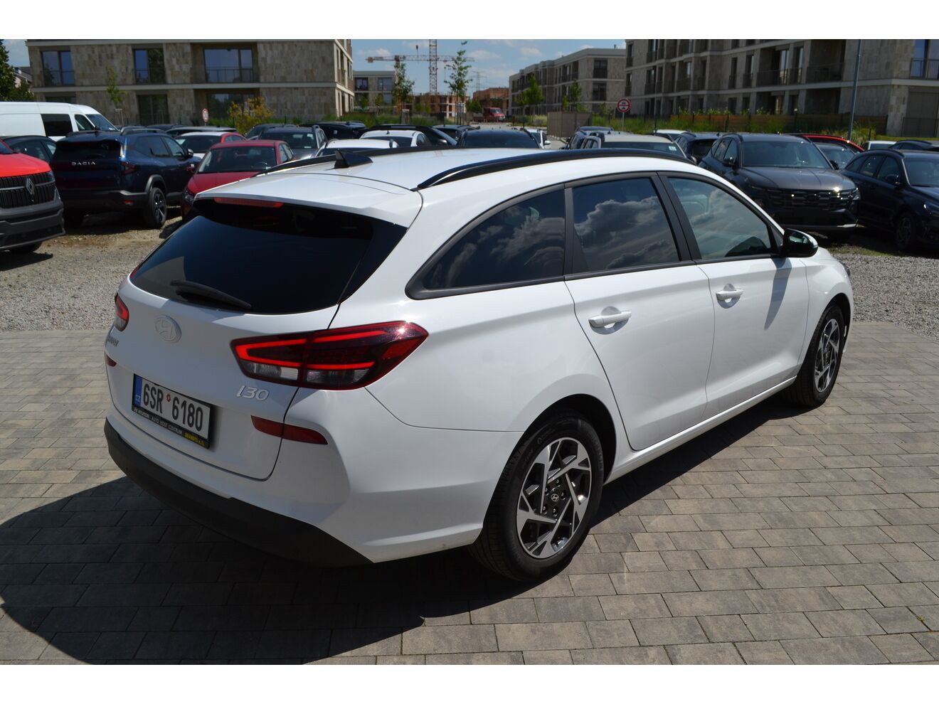 Hyundai i30, WG 1,5I MT FAMILY NAVI - fotka 5