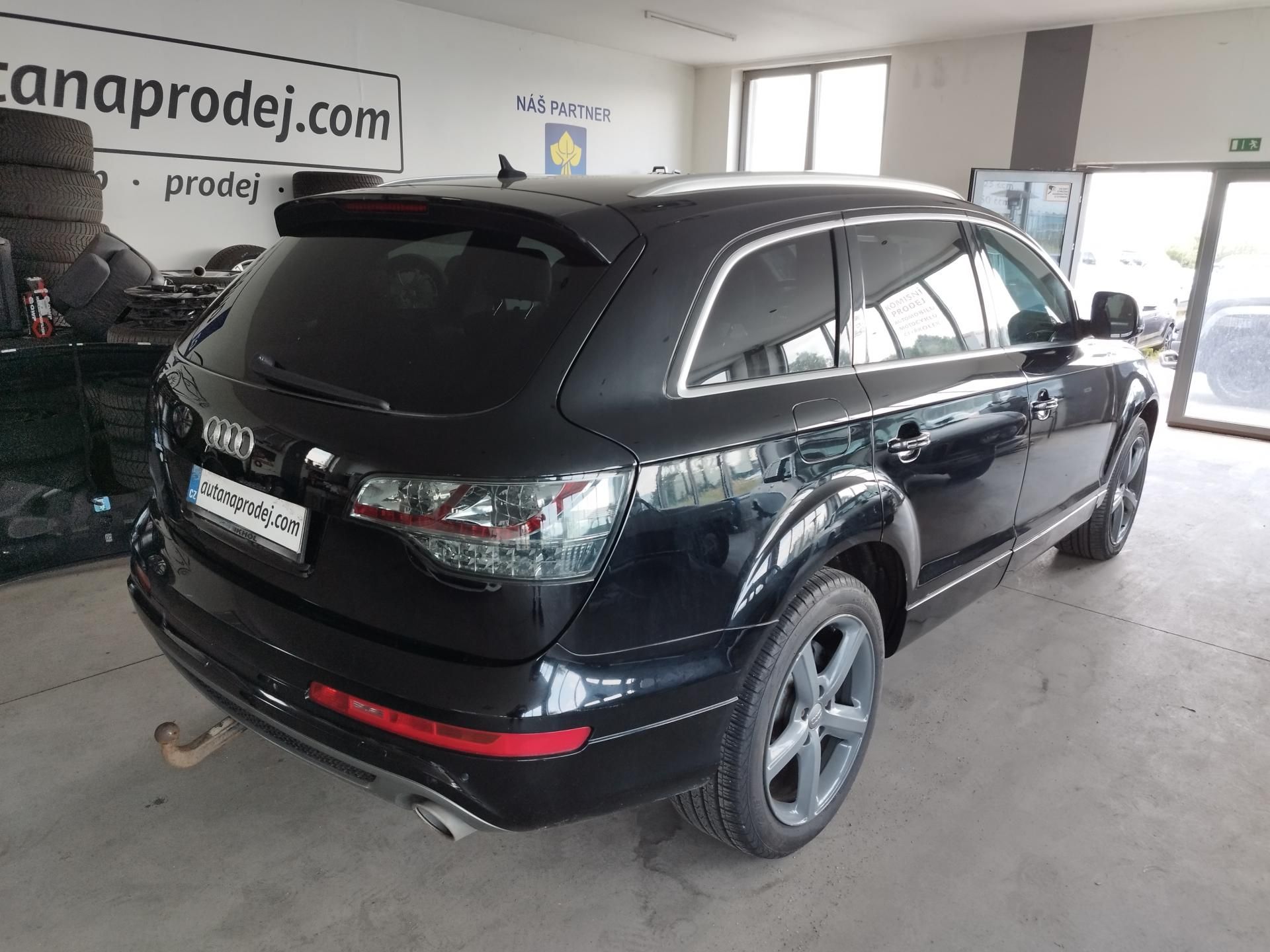 Audi Q7, TDI,176KW,4X4,R20,LED,TAŽNÝ,ČR - fotka 5