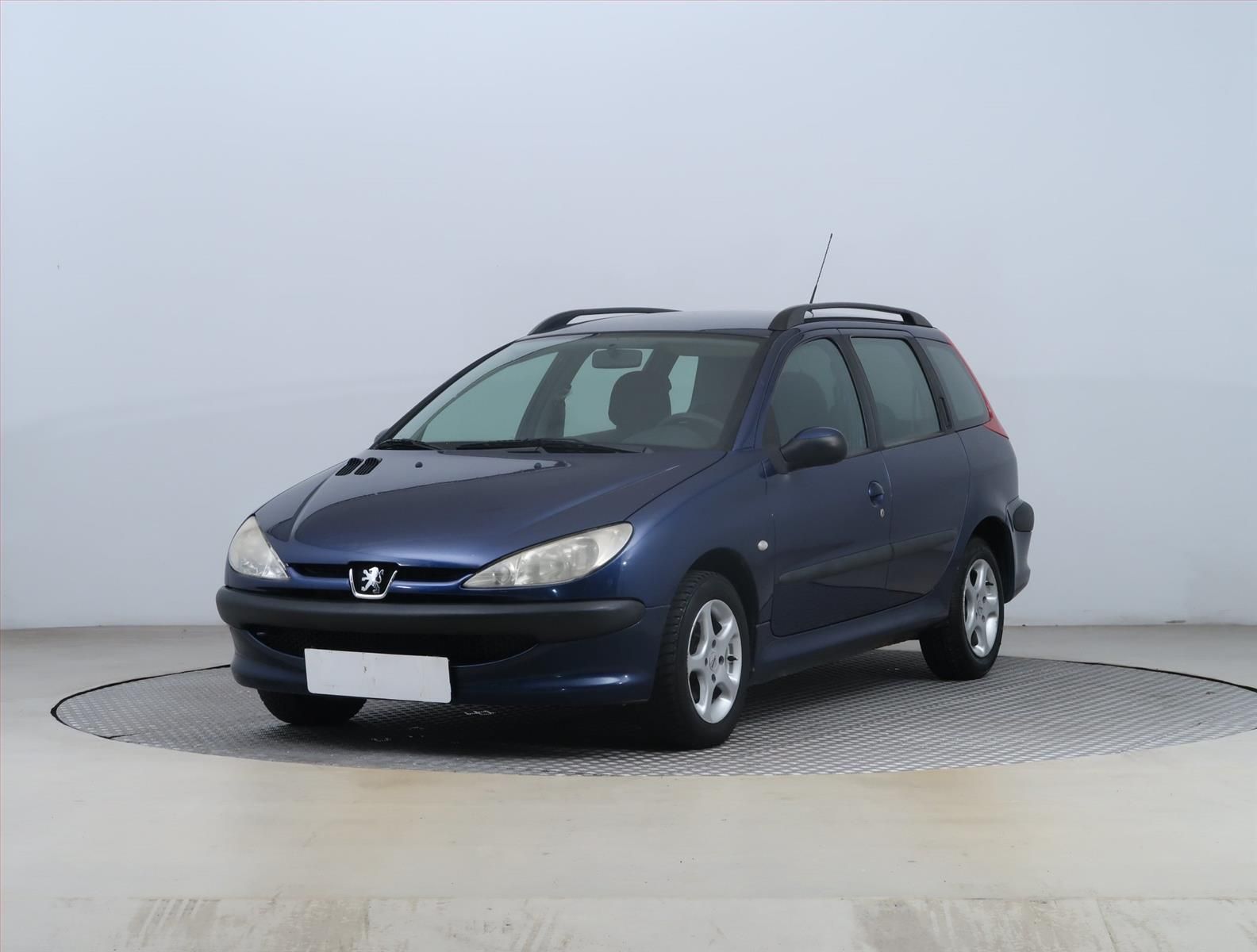 Peugeot 206, 1.4 i, po STK, Klima - fotka 2
