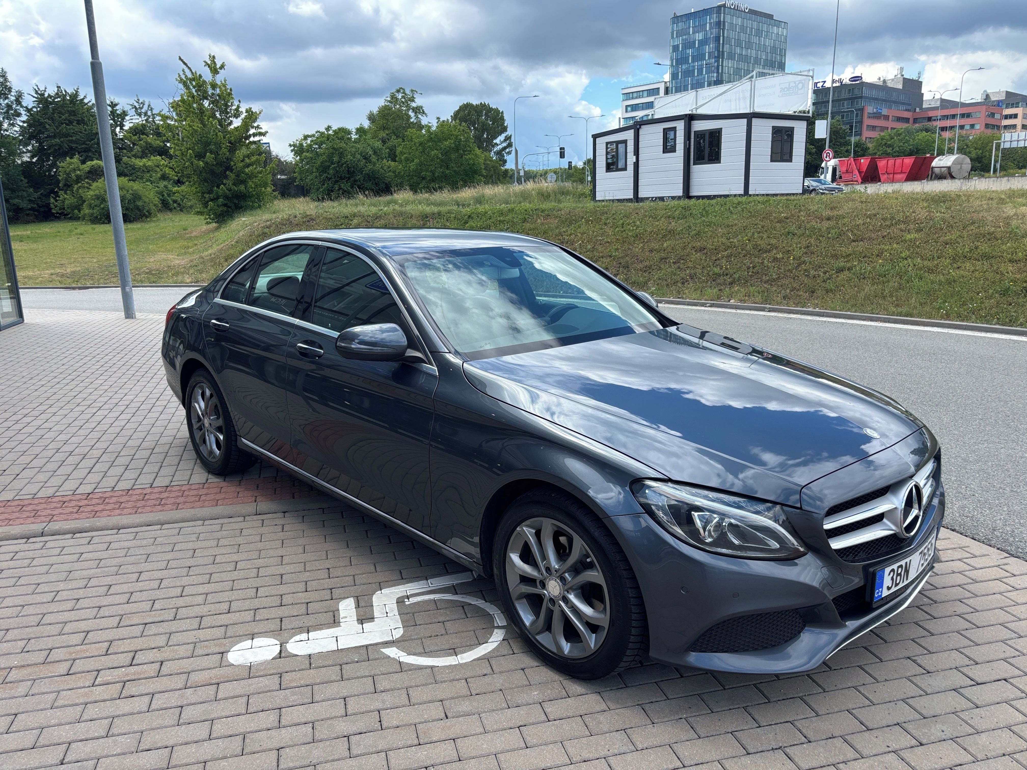 Mercedes-Benz Třídy C, 180i 115kW Automat - fotka 5