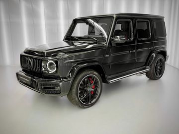V8 430KW MANUFAKTUR, VÝFUKY, W