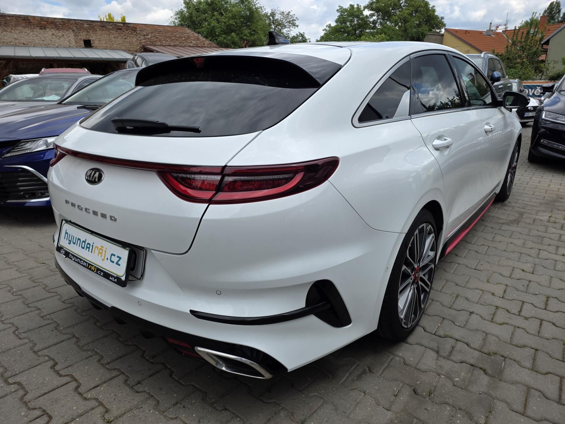 Kia Pro_cee´d, 1.6-PANORAMA-GT-150kw - fotka 5