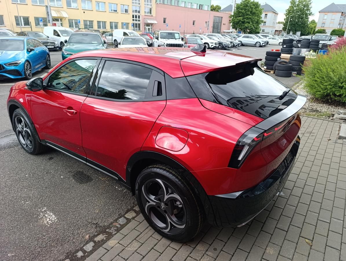 Alfa Romeo Junior, Sport Speciale 1.2 Turbo Hybr. - fotka 5