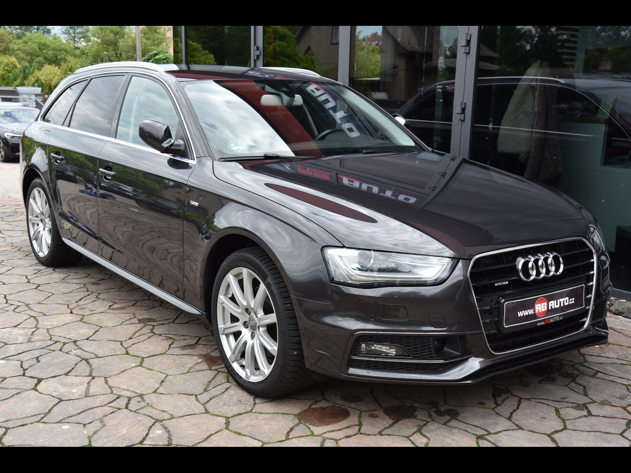 Audi A4, 2.0 TDi 130 kw Quattro