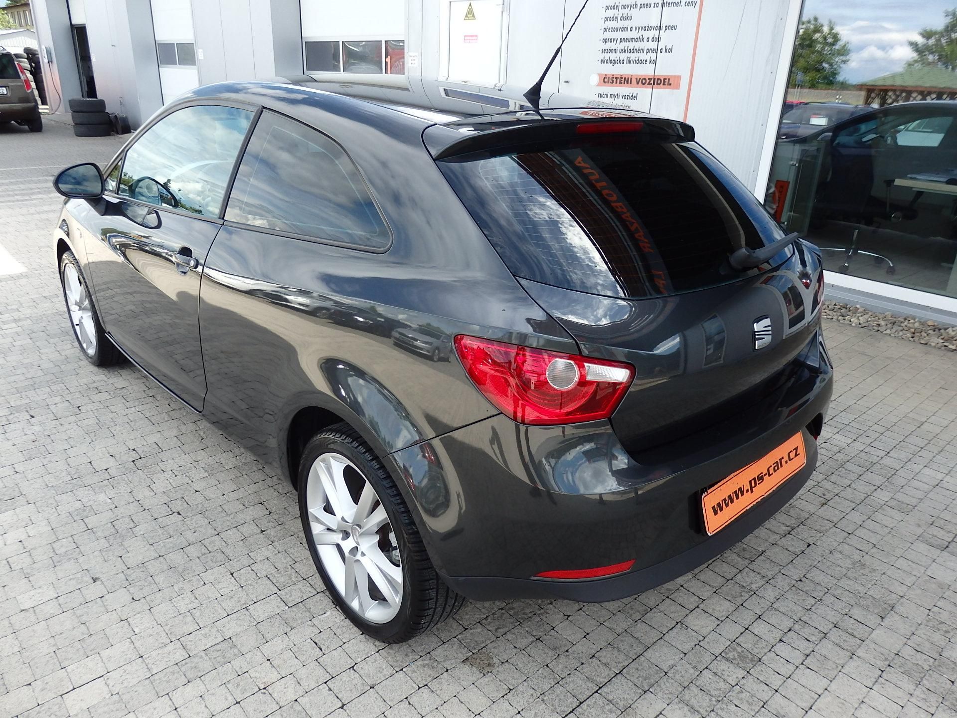 Seat Ibiza, 1.4 16V SPORT, XENONY, ALU R17 - fotka 5