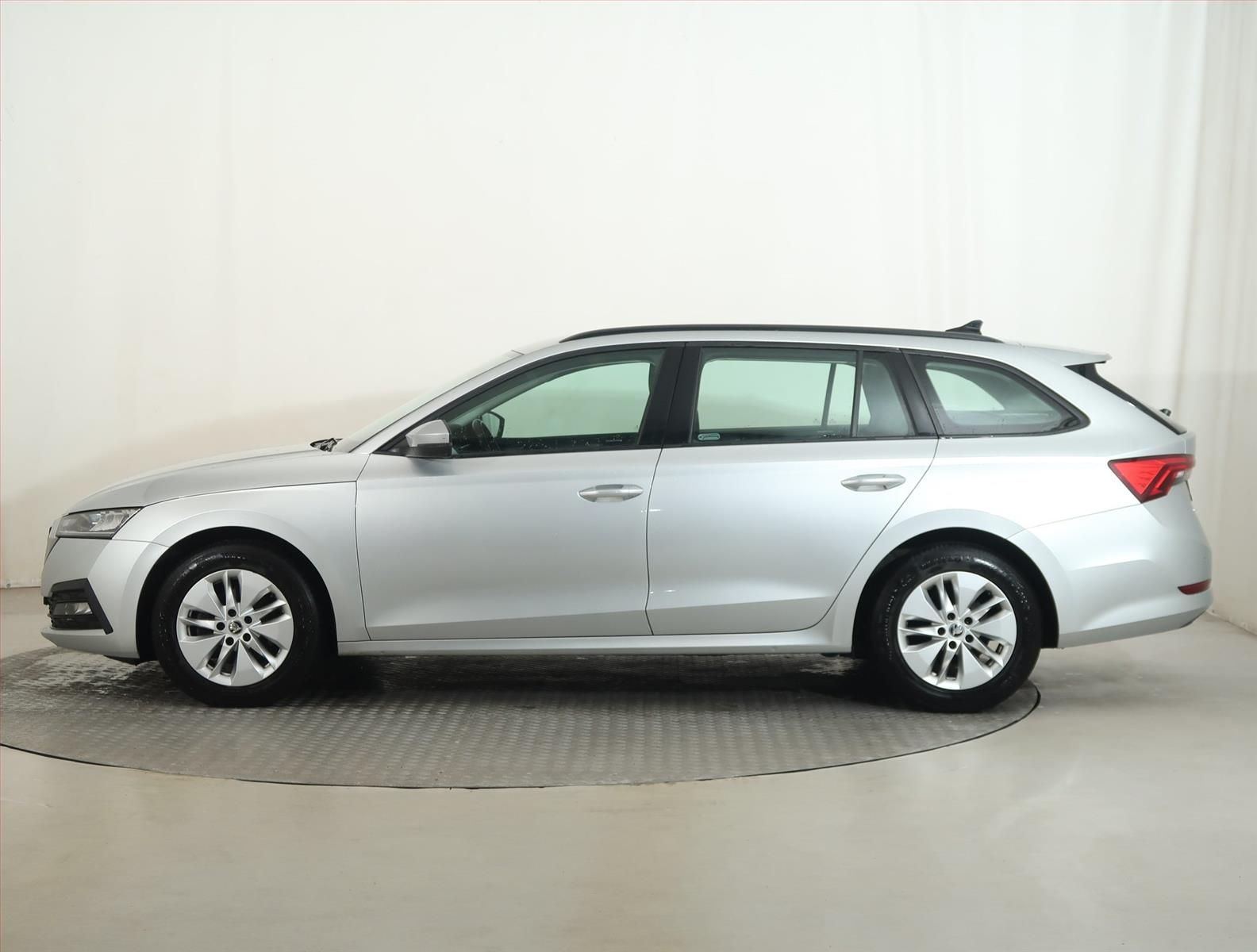Škoda Octavia, 2.0 TDI, Ambition, ČR,1.maj - fotka 3