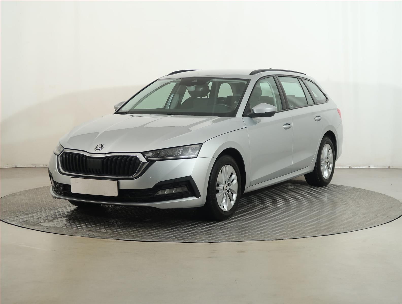 Škoda Octavia, 2.0 TDI, Ambition, ČR,1.maj - fotka 2