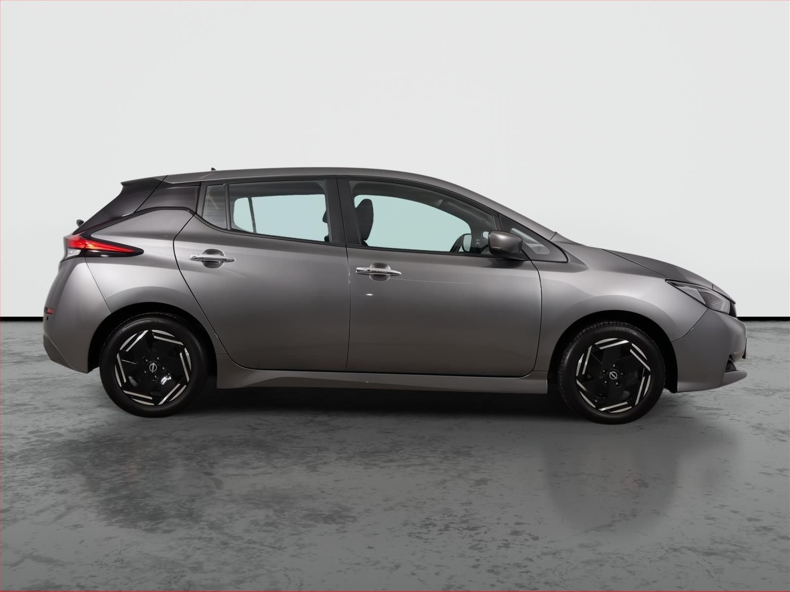 Nissan LEAF, 40 kWh, SoH 90%, Automat - fotka 6