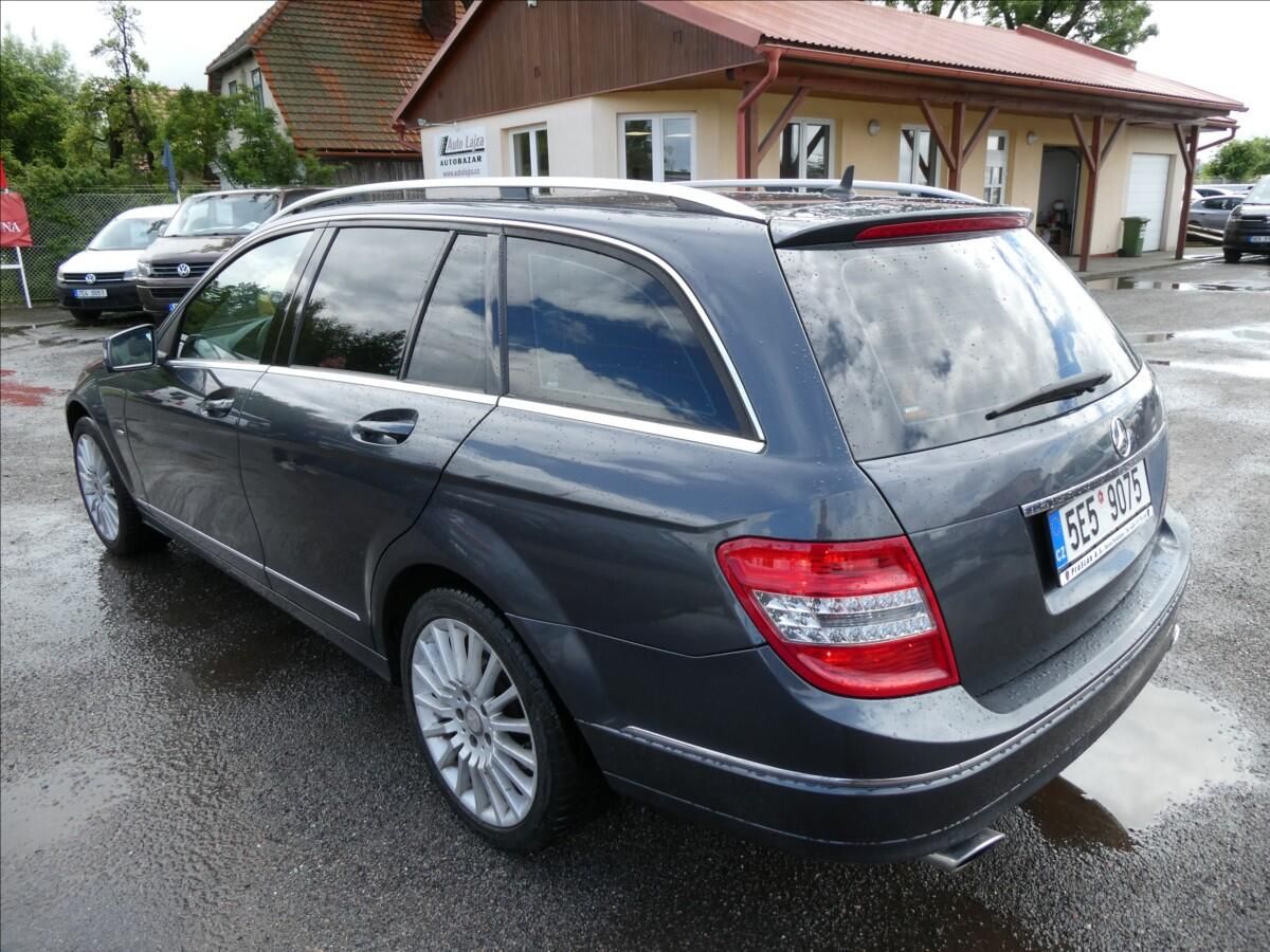 Mercedes-Benz Třídy C, 3,0 350D V6 170kW 2x kola, AUT - fotka 5