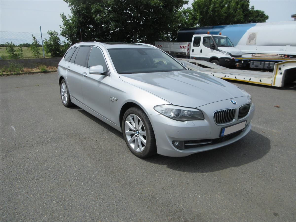 BMW Řada 5, 525D xDrive, Panorama, HeadUp
