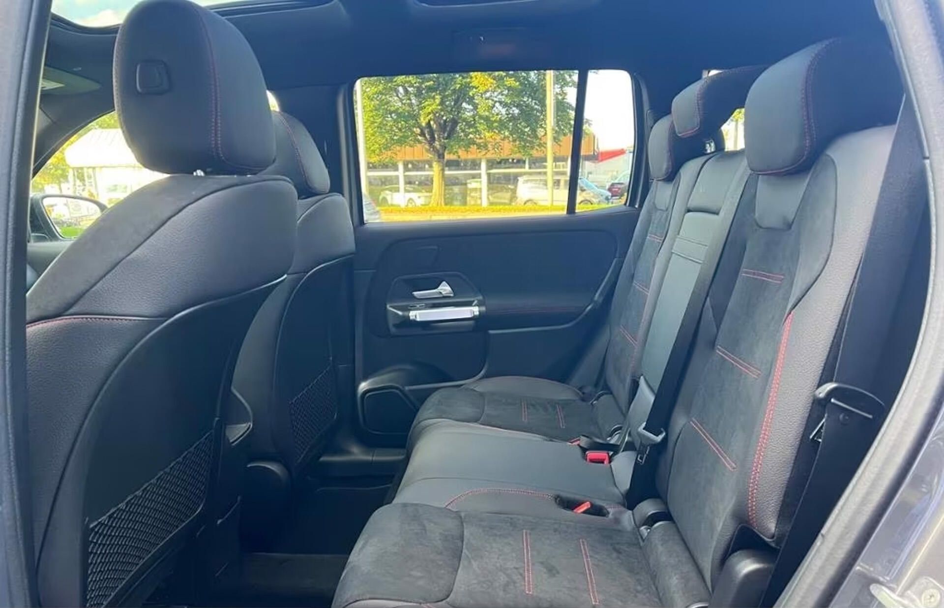 Mercedes-Benz GLB, 200d 4M AMG Pano 7 míst MULTIB - fotka 6